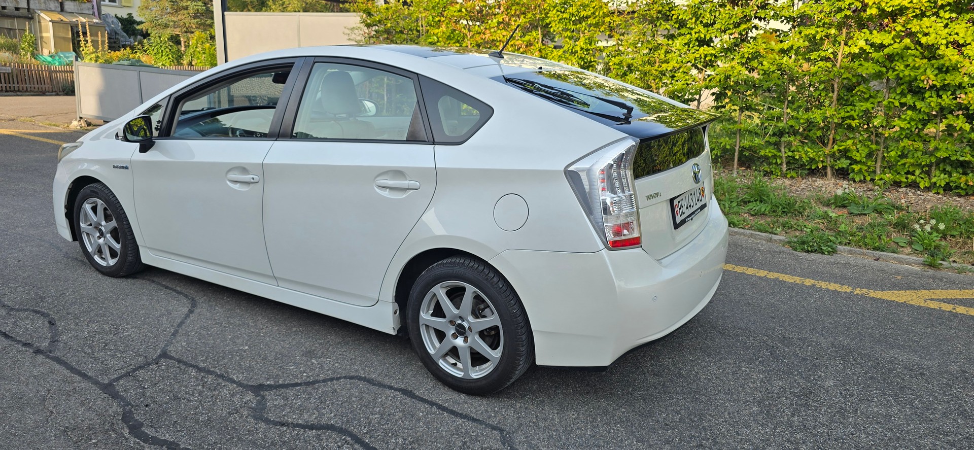 TOYOTA Prius 1.8 16V HSD Sol Premium-image-4