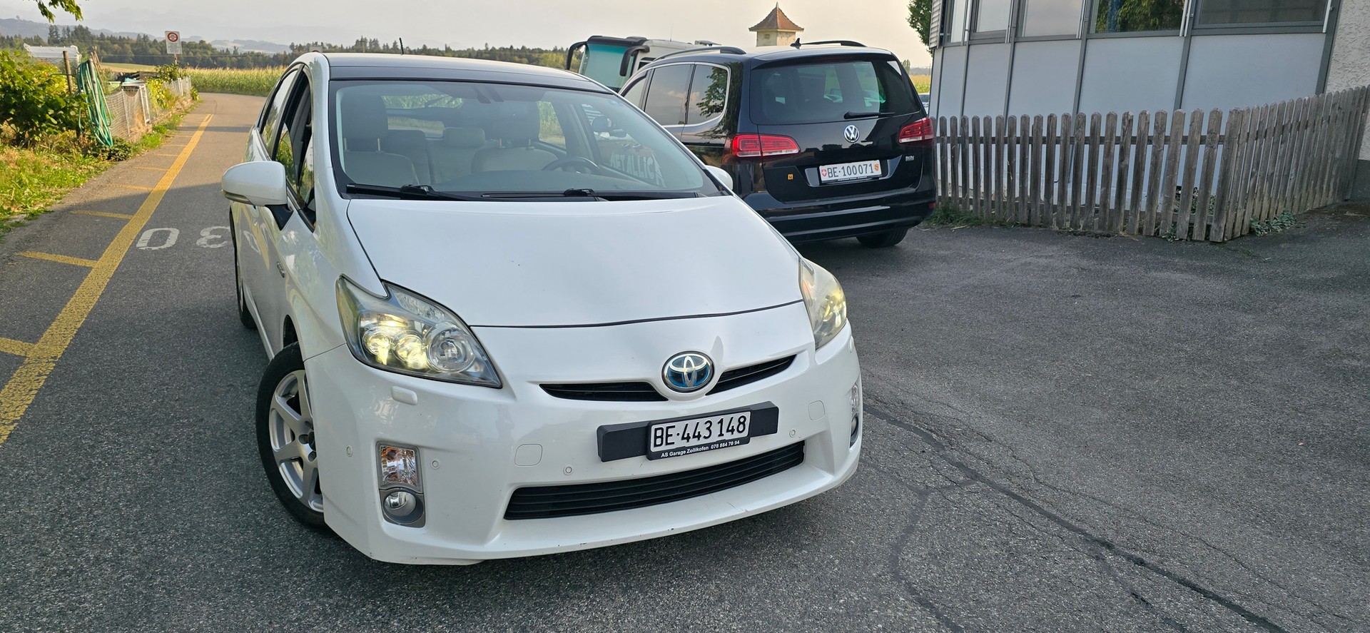 TOYOTA Prius 1.8 16V HSD Sol Premium