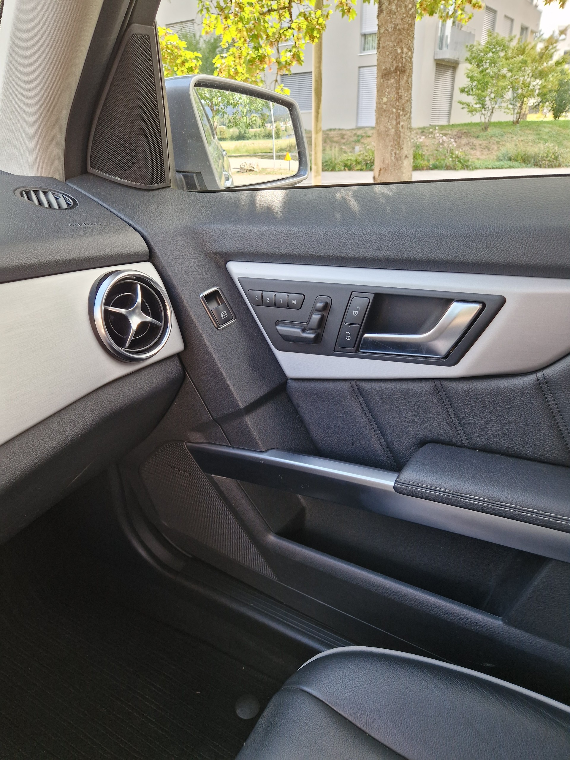 MERCEDES-BENZ GLK 220 BlueTEC Swiss Star Ed. 4Matic 7G-Tronic-image-10