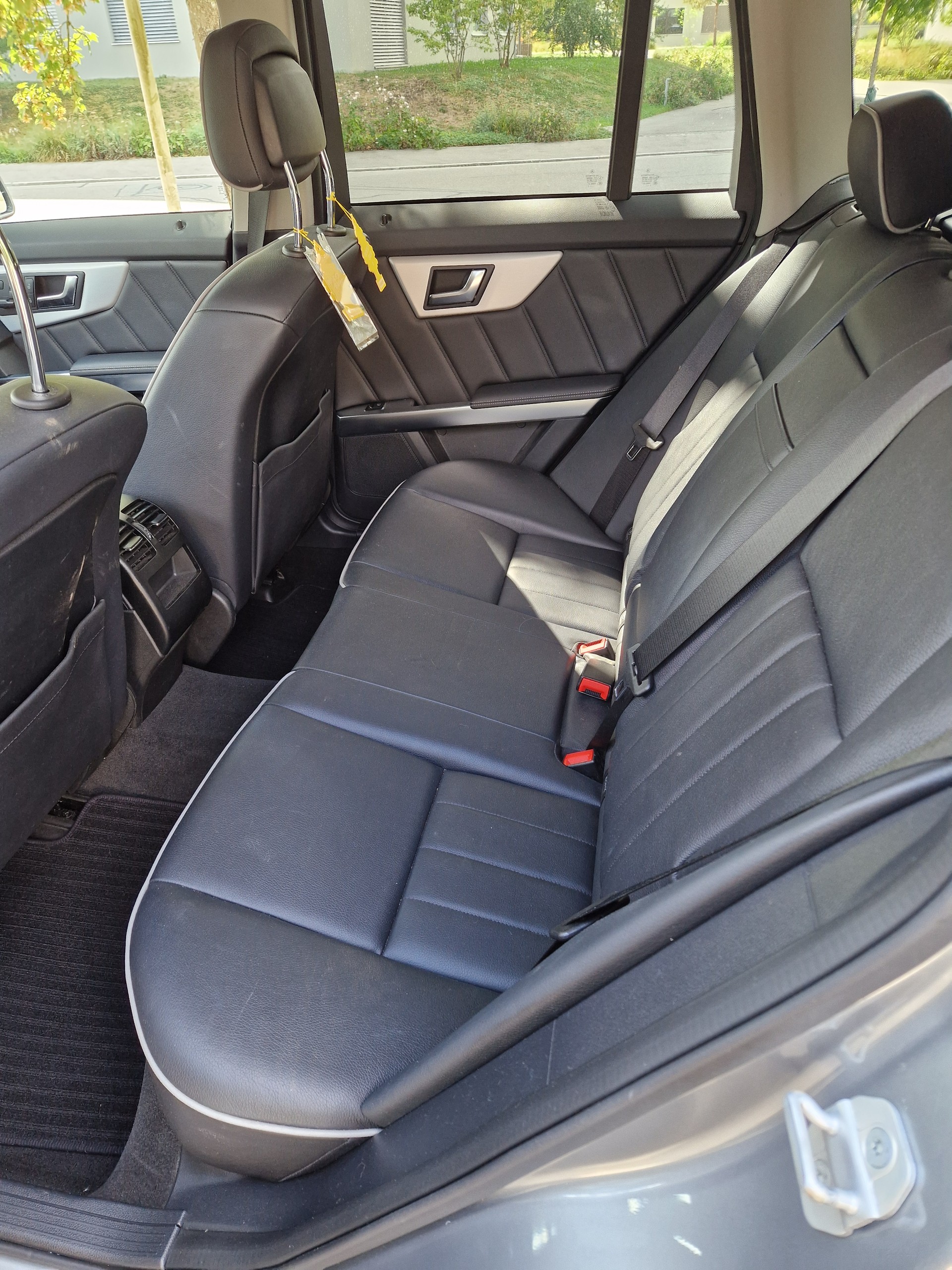 MERCEDES-BENZ GLK 220 BlueTEC Swiss Star Ed. 4Matic 7G-Tronic-image-4