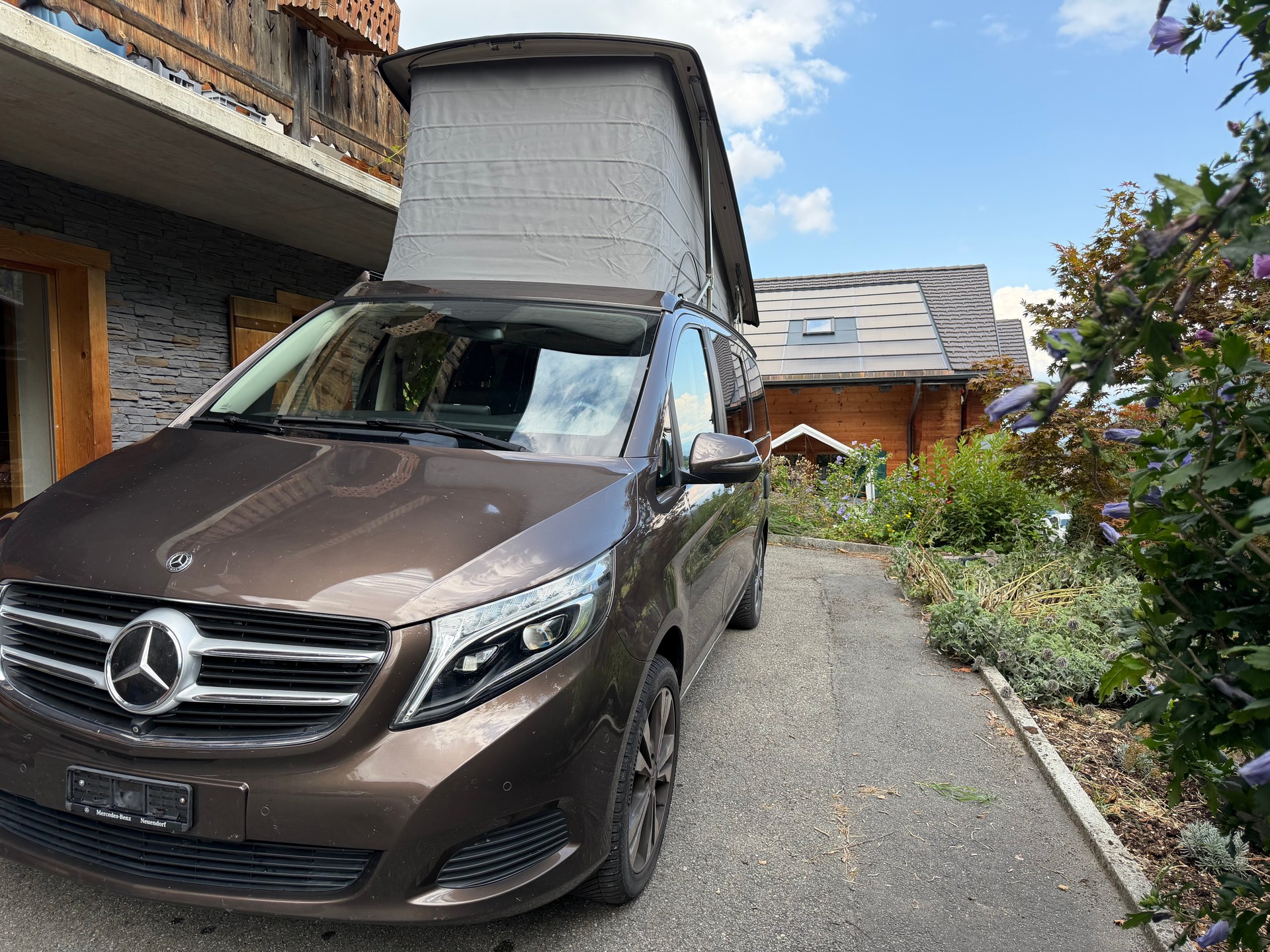 MERCEDES-BENZ 250 d 4matic-image-0