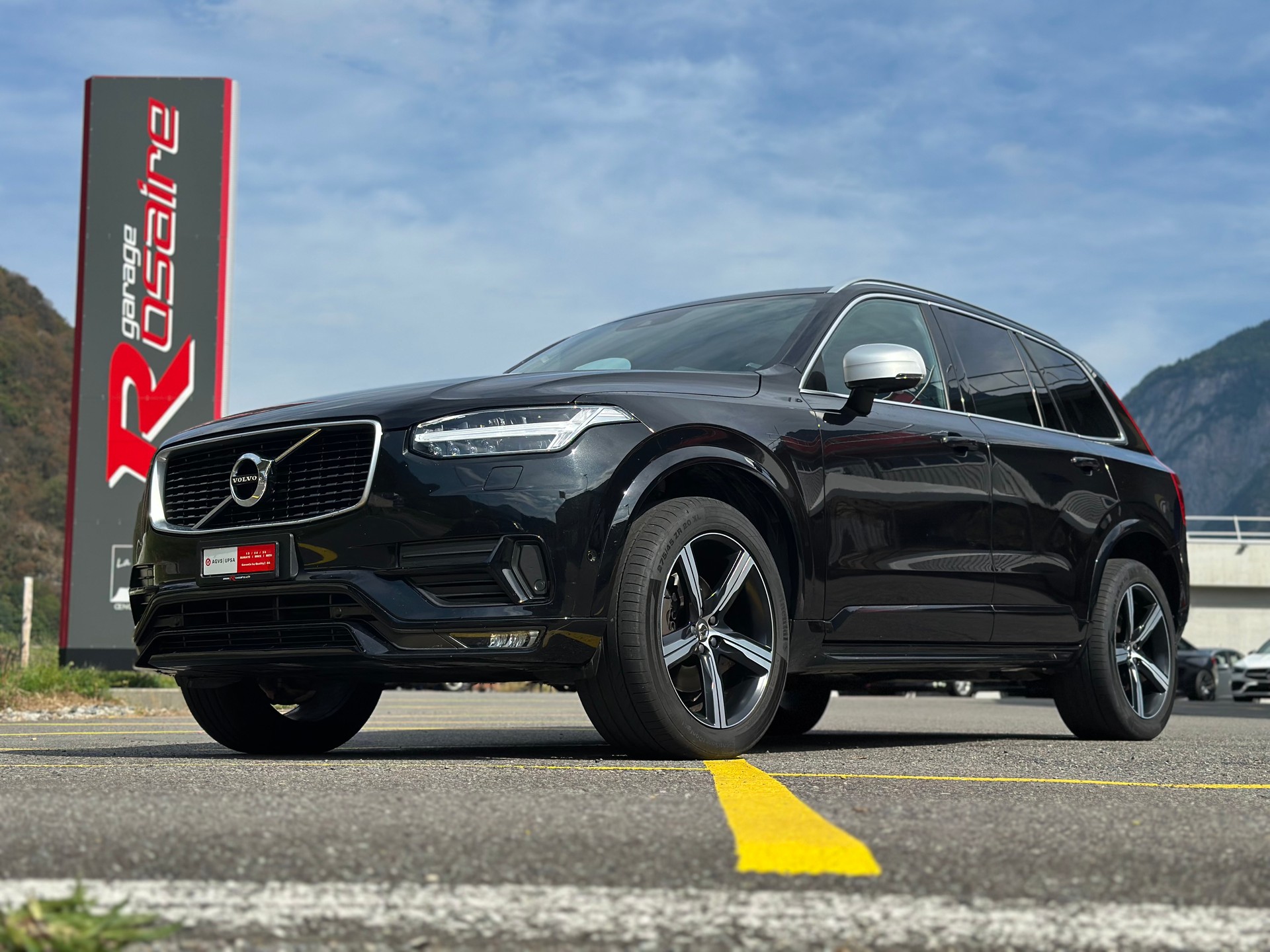 VOLVO XC90 D5 AWD R-Design Geartronic-image-1
