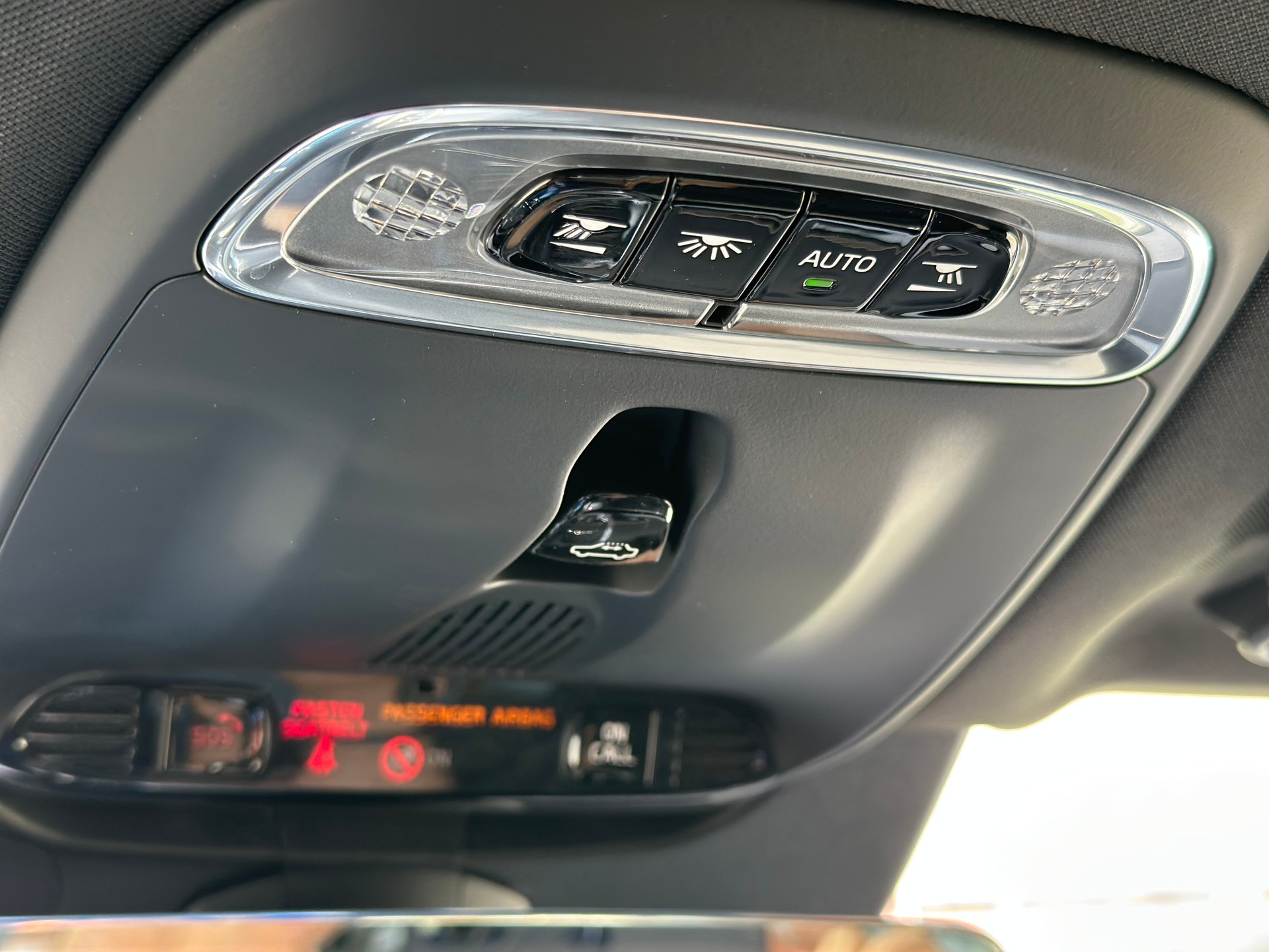VOLVO XC90 D5 AWD R-Design Geartronic-image-27