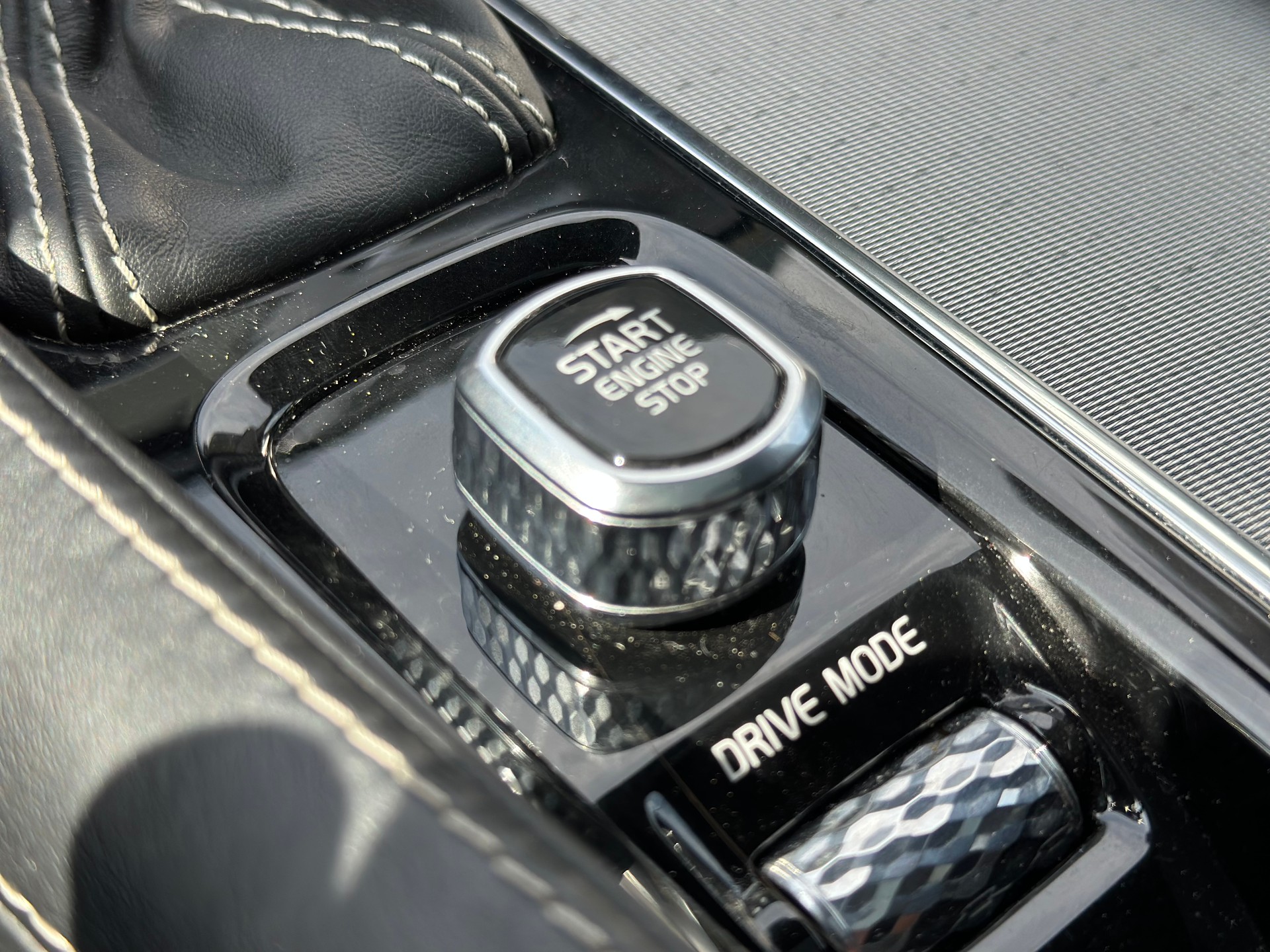VOLVO XC90 D5 AWD R-Design Geartronic-image-25
