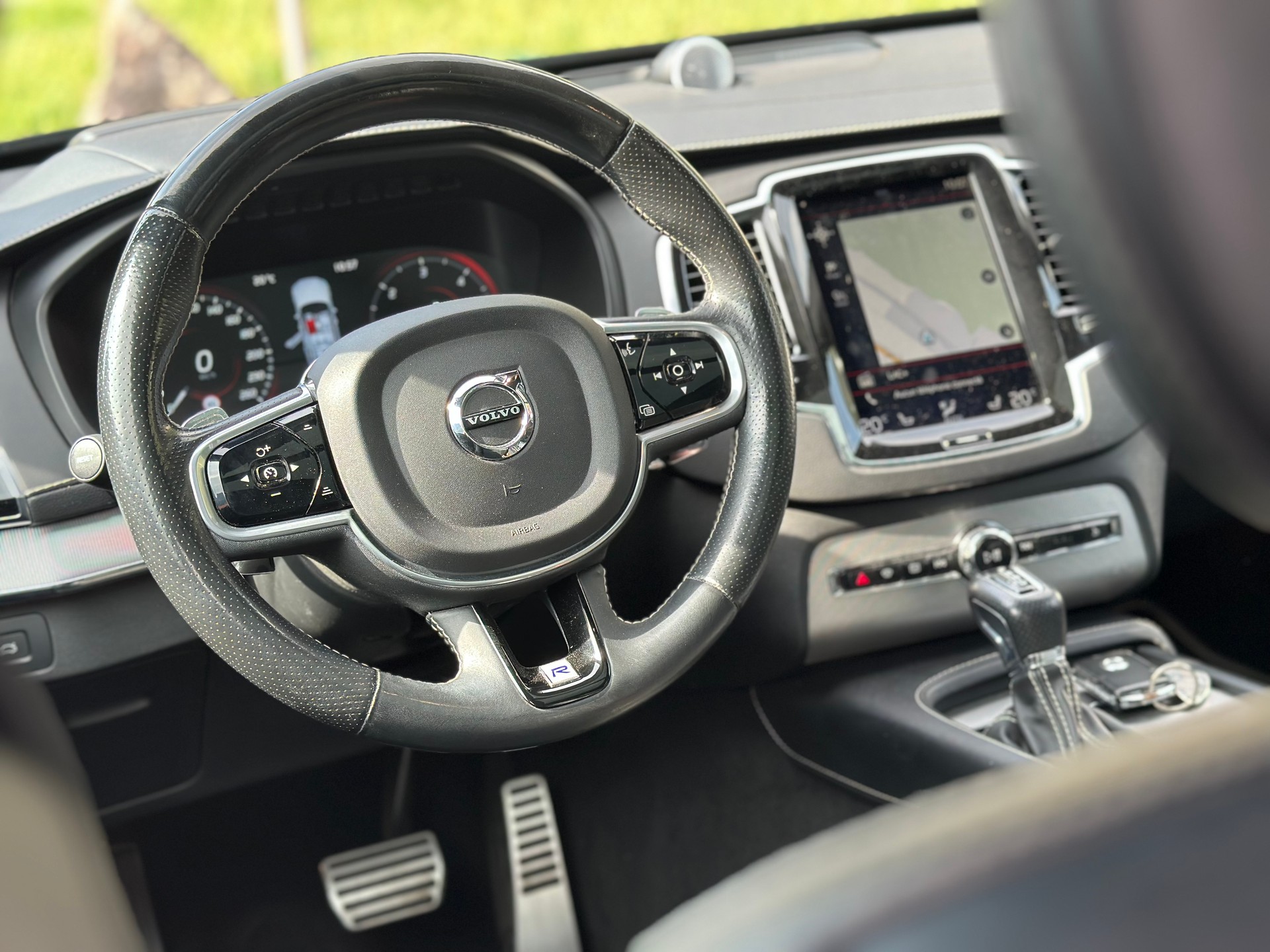 VOLVO XC90 D5 AWD R-Design Geartronic-image-11