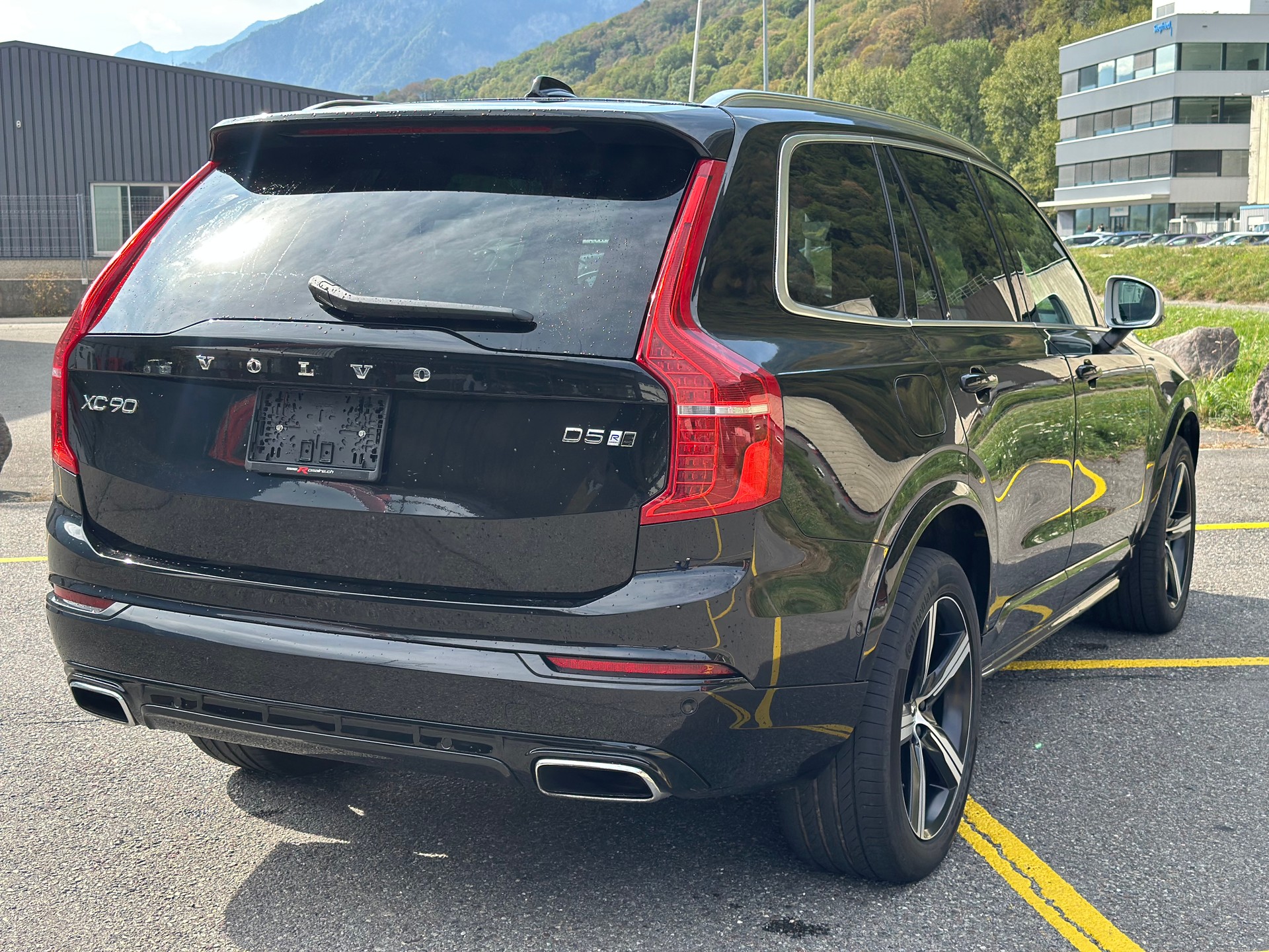 VOLVO XC90 D5 AWD R-Design Geartronic-image-6