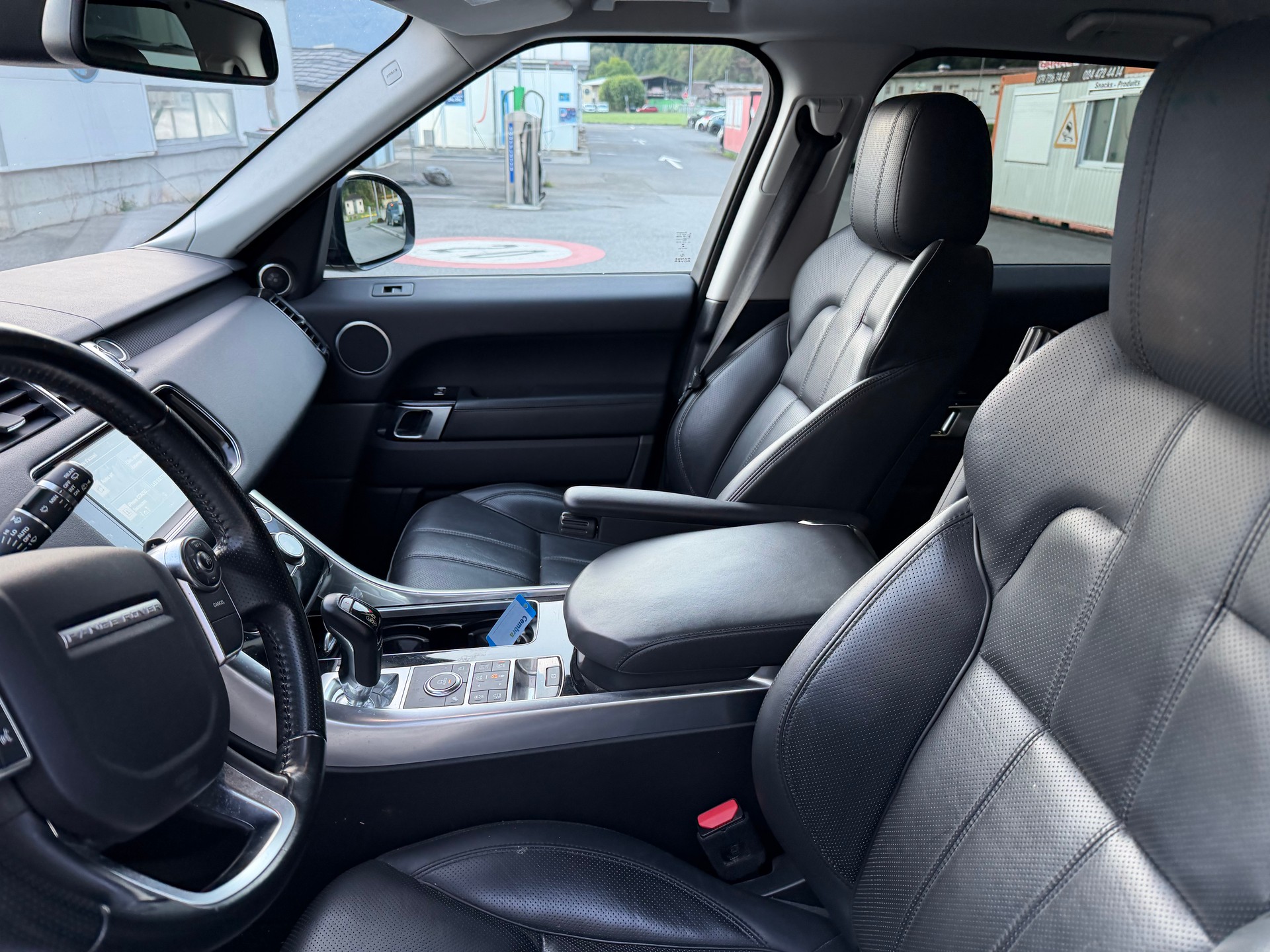 LAND ROVER Range Rover Sport 3.0 SDV6 HSE Automatic-image-19