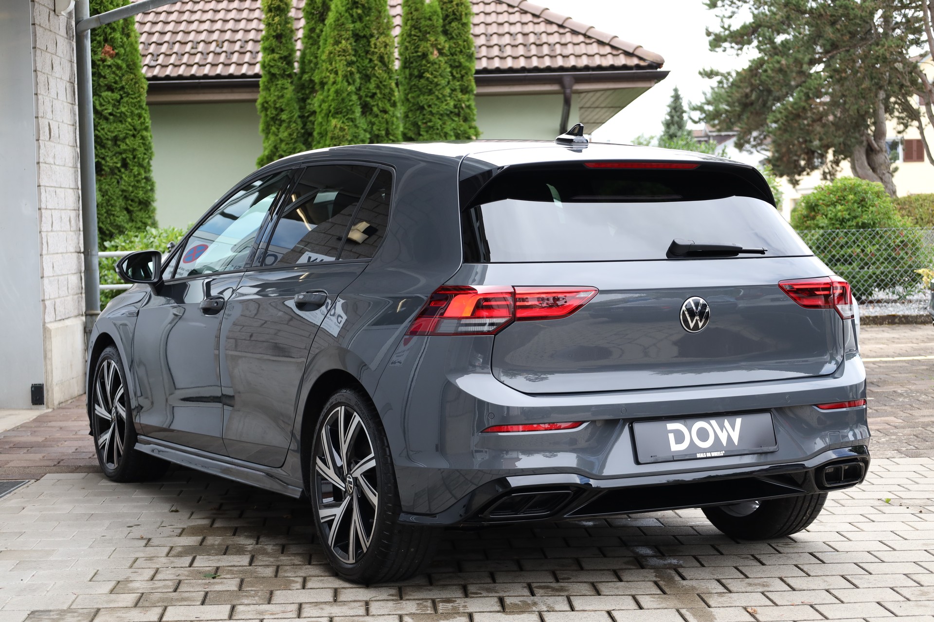 VW Golf 1.5 eTSI mHEV ACT R-Line DSG-image-3