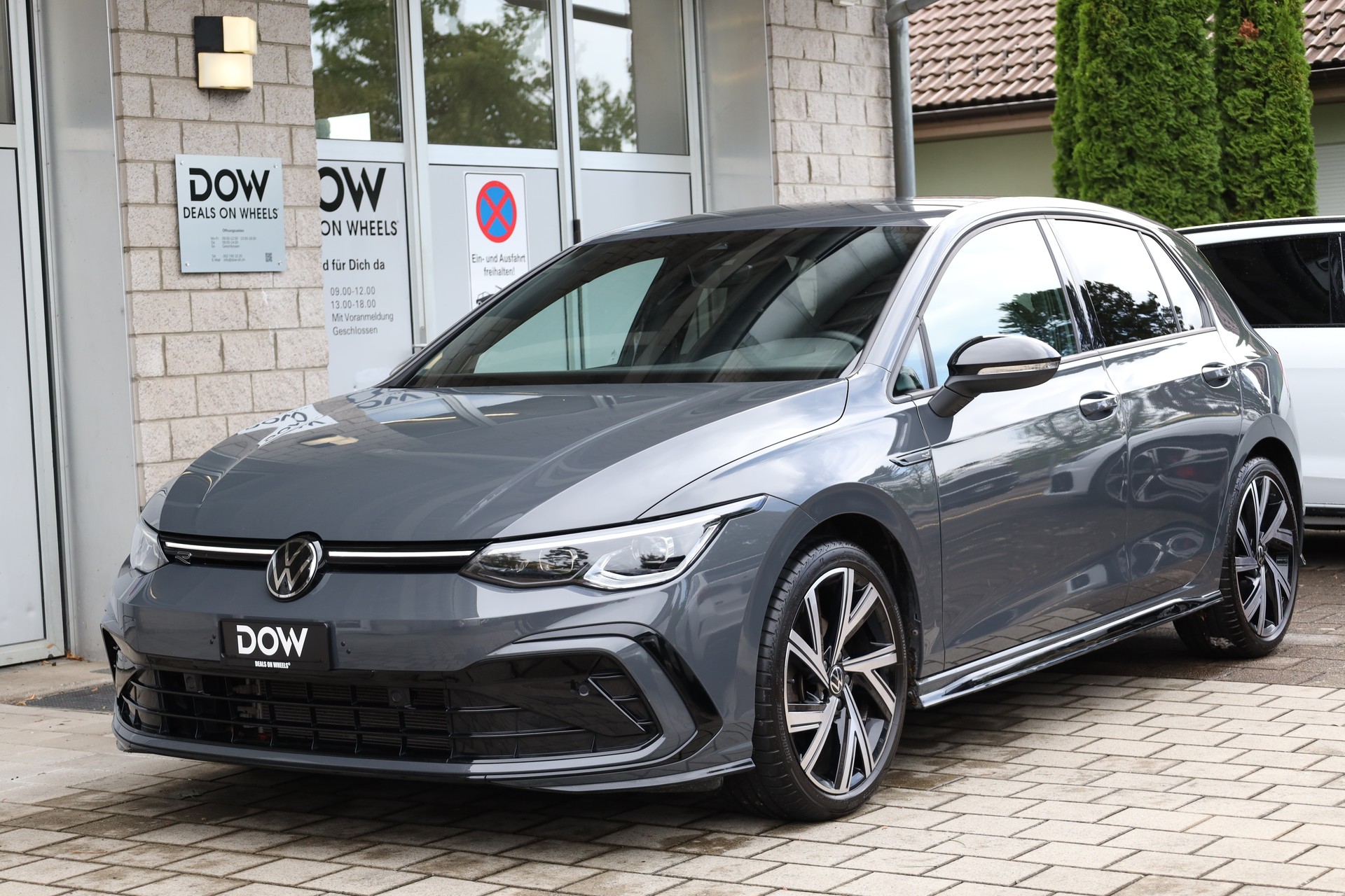 VW Golf 1.5 eTSI mHEV ACT R-Line DSG-image-2
