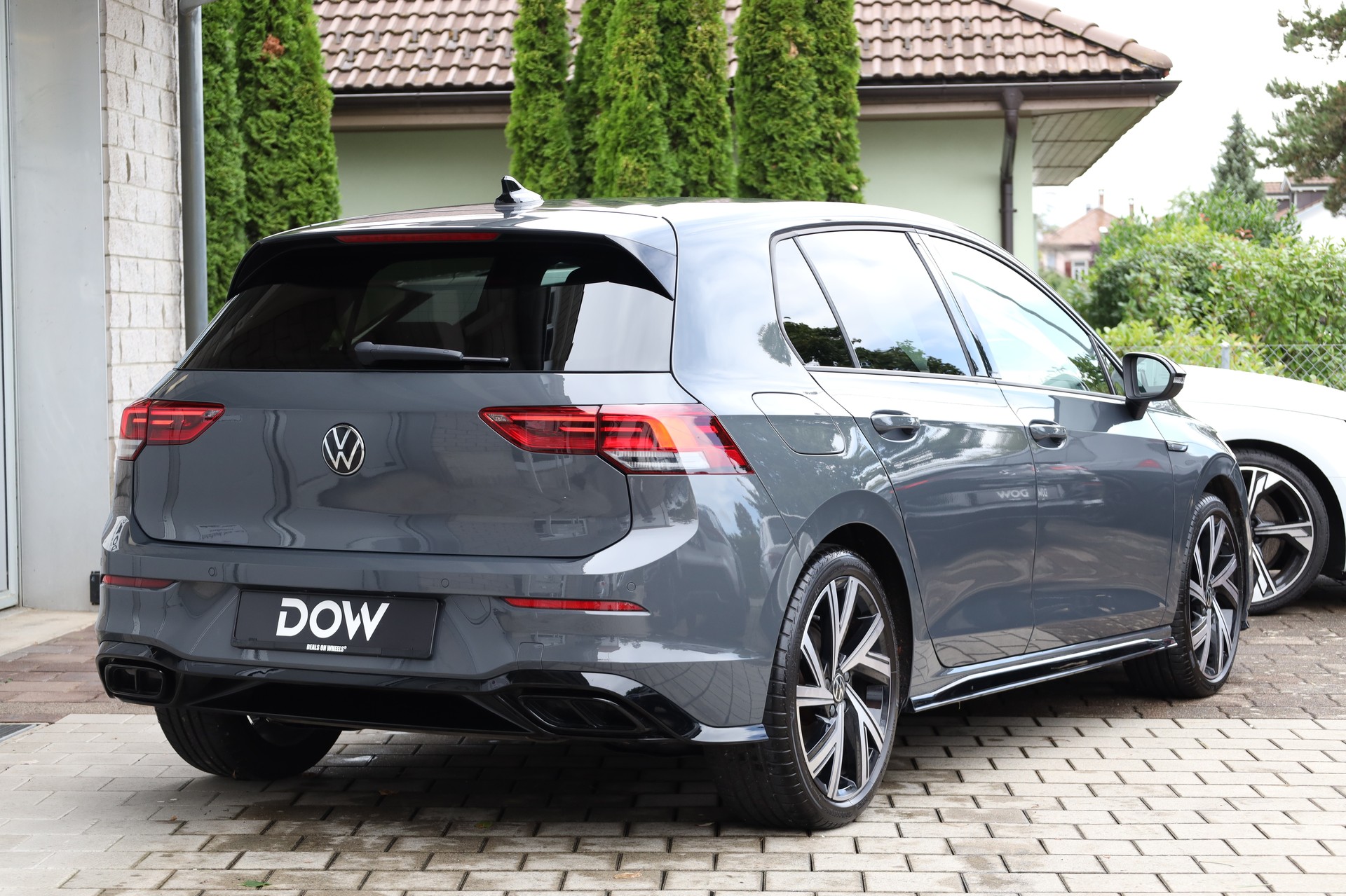 VW Golf 1.5 eTSI mHEV ACT R-Line DSG-image-4