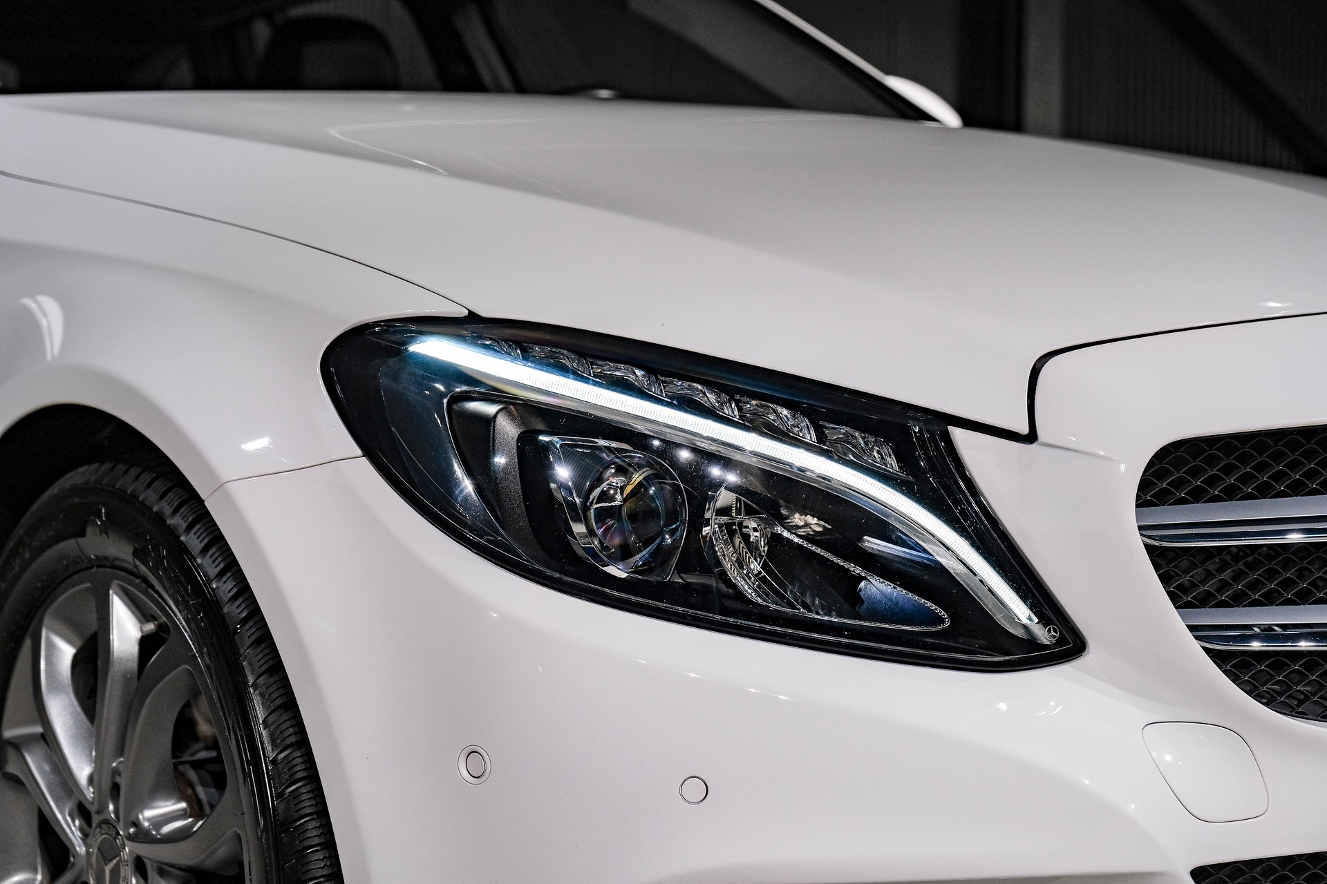 MERCEDES-BENZ C 180 Avantgarde-image-27