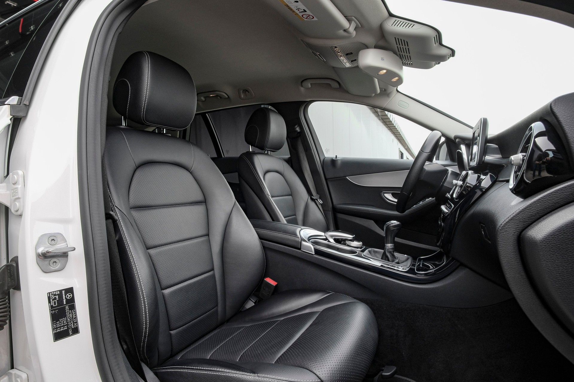 MERCEDES-BENZ C 180 Avantgarde-image-10