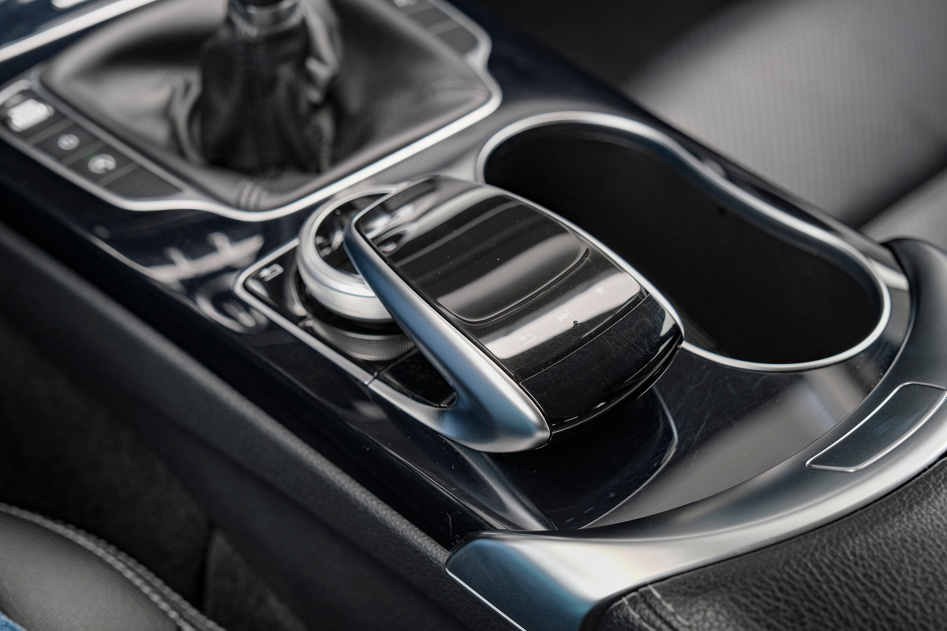 MERCEDES-BENZ C 180 Avantgarde-image-21