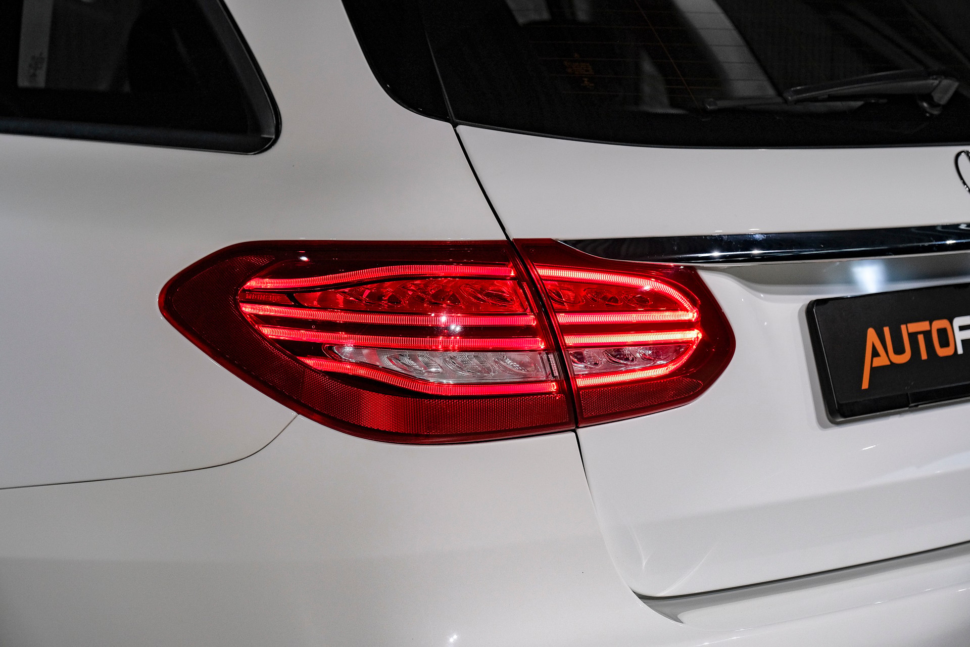 MERCEDES-BENZ C 180 Avantgarde-image-28