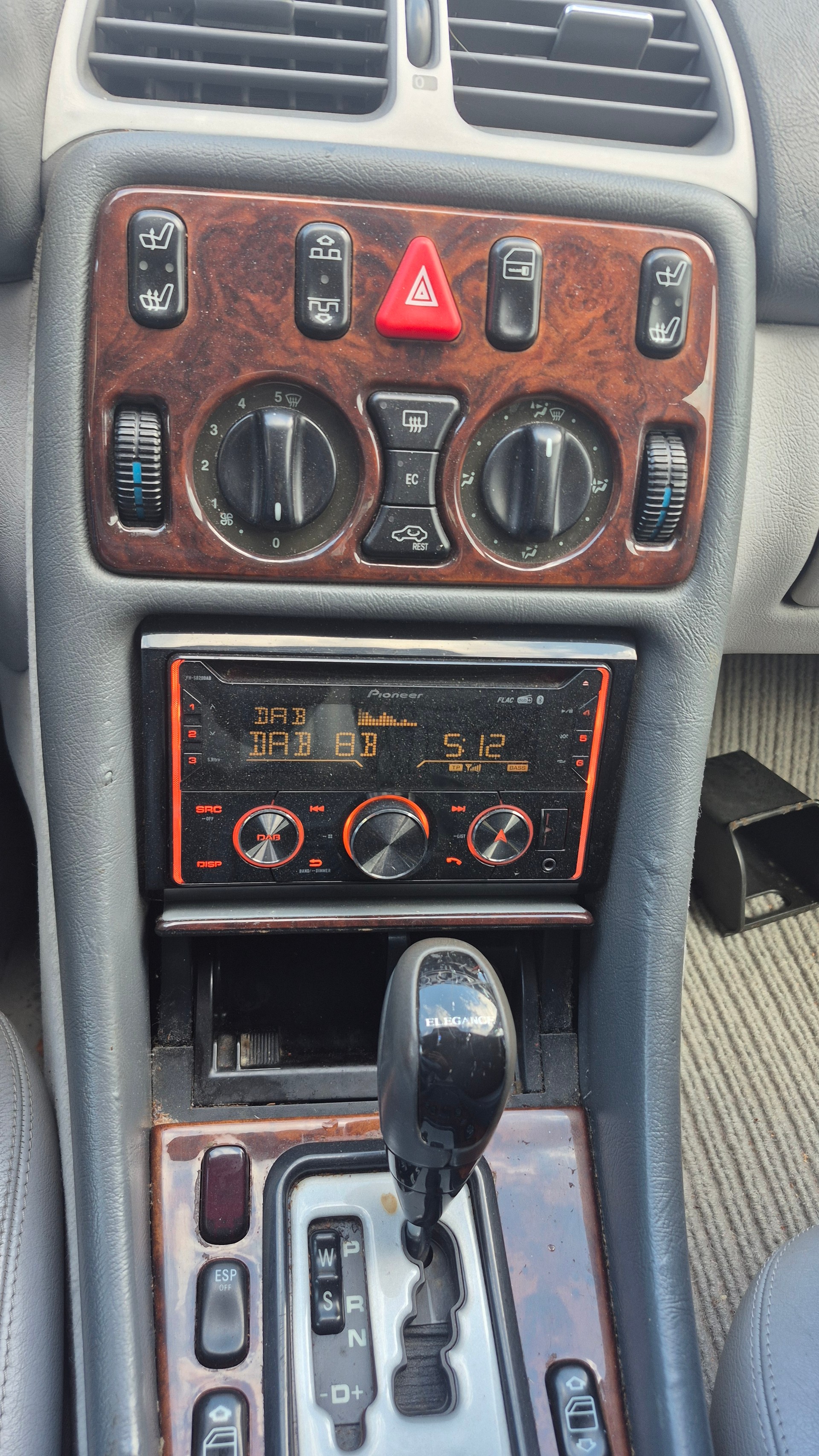 MERCEDES-BENZ CLK 230 Kompressor Elégance-image-10