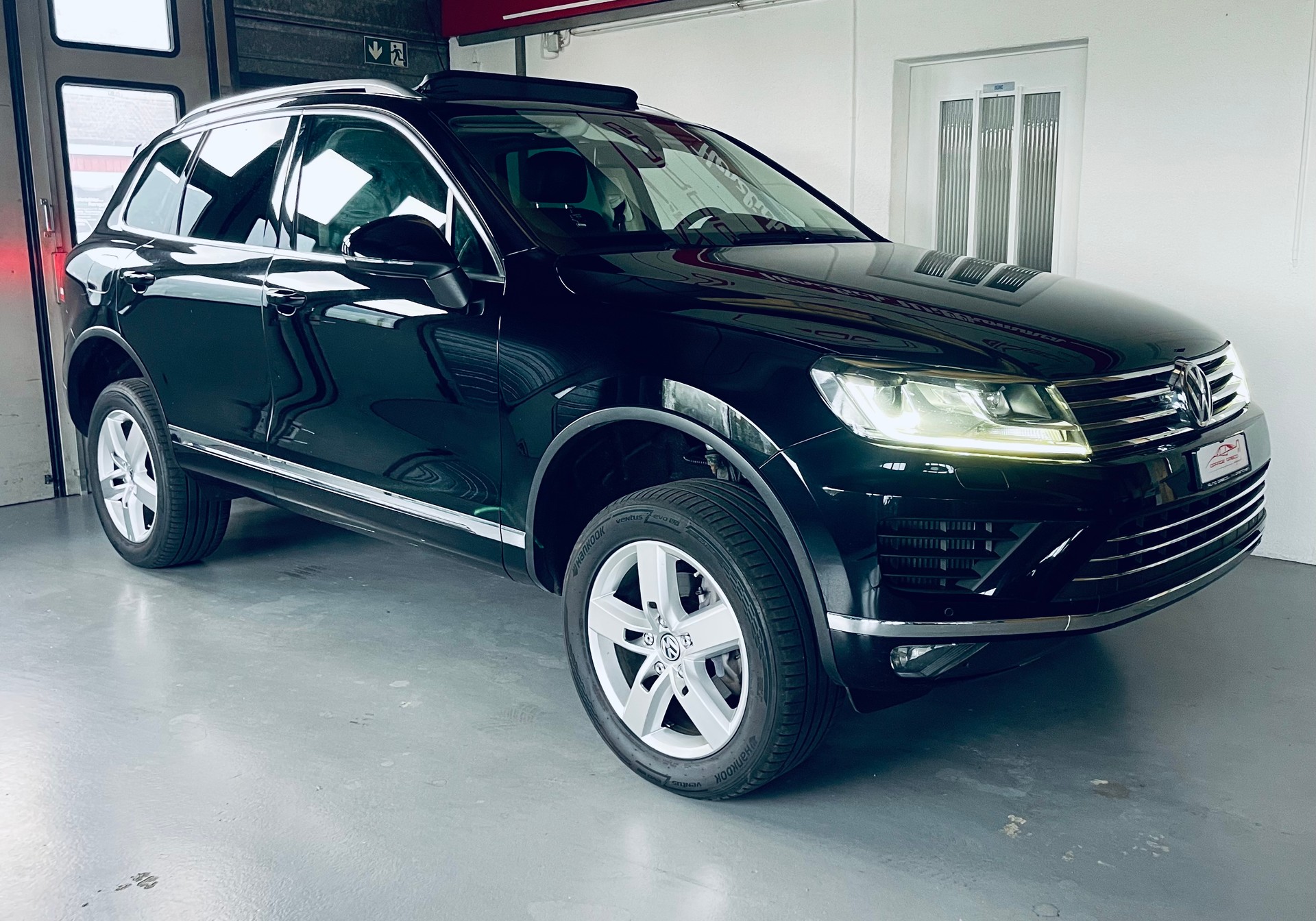 VW Touareg 3.0 TDI BlueMotion Technology Tiptronic-image-4