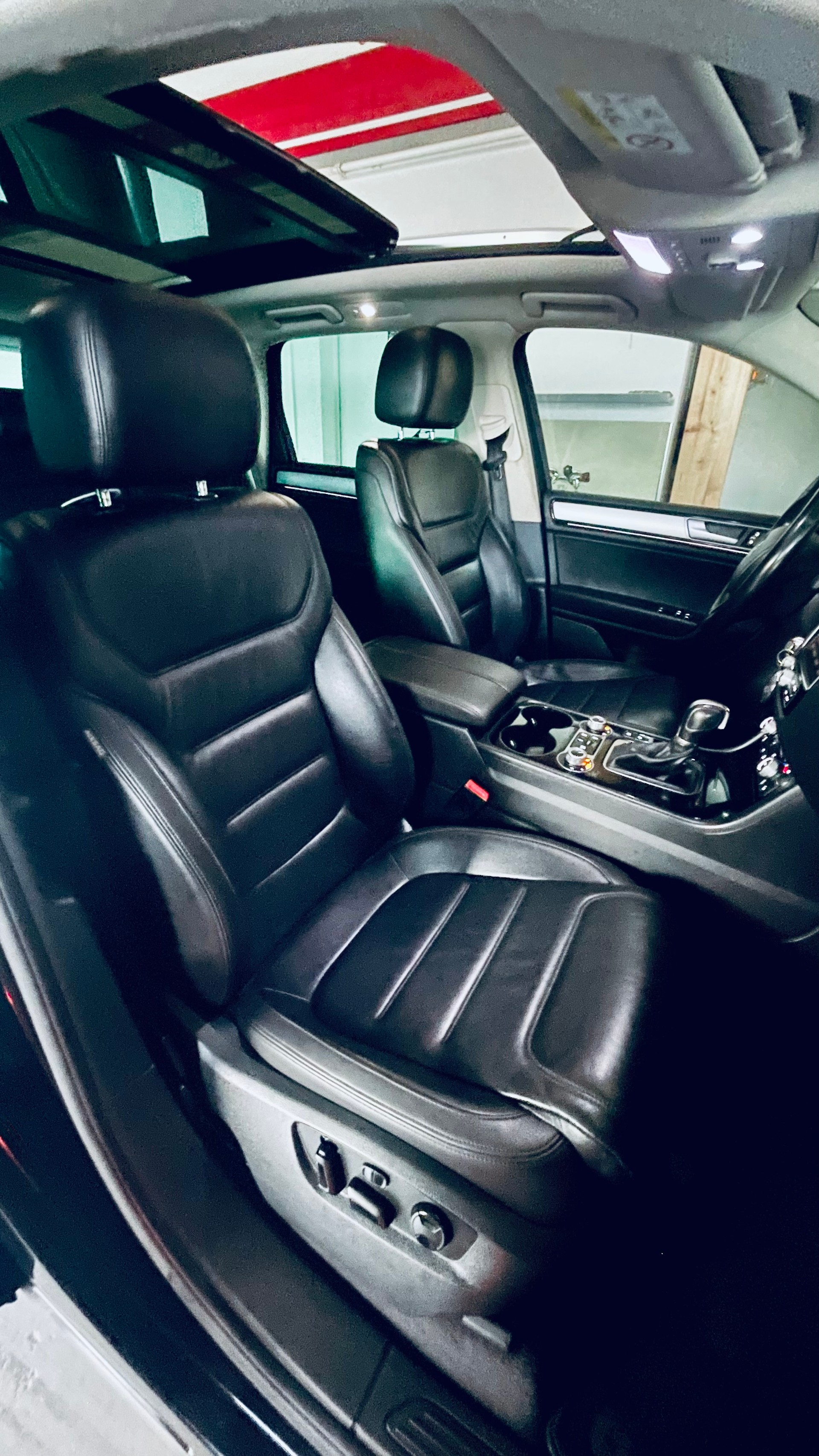 VW Touareg 3.0 TDI BlueMotion Technology Tiptronic-image-11