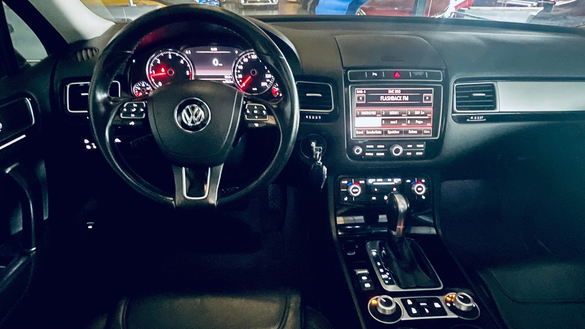 VW Touareg 3.0 TDI BlueMotion Technology Tiptronic-image-10
