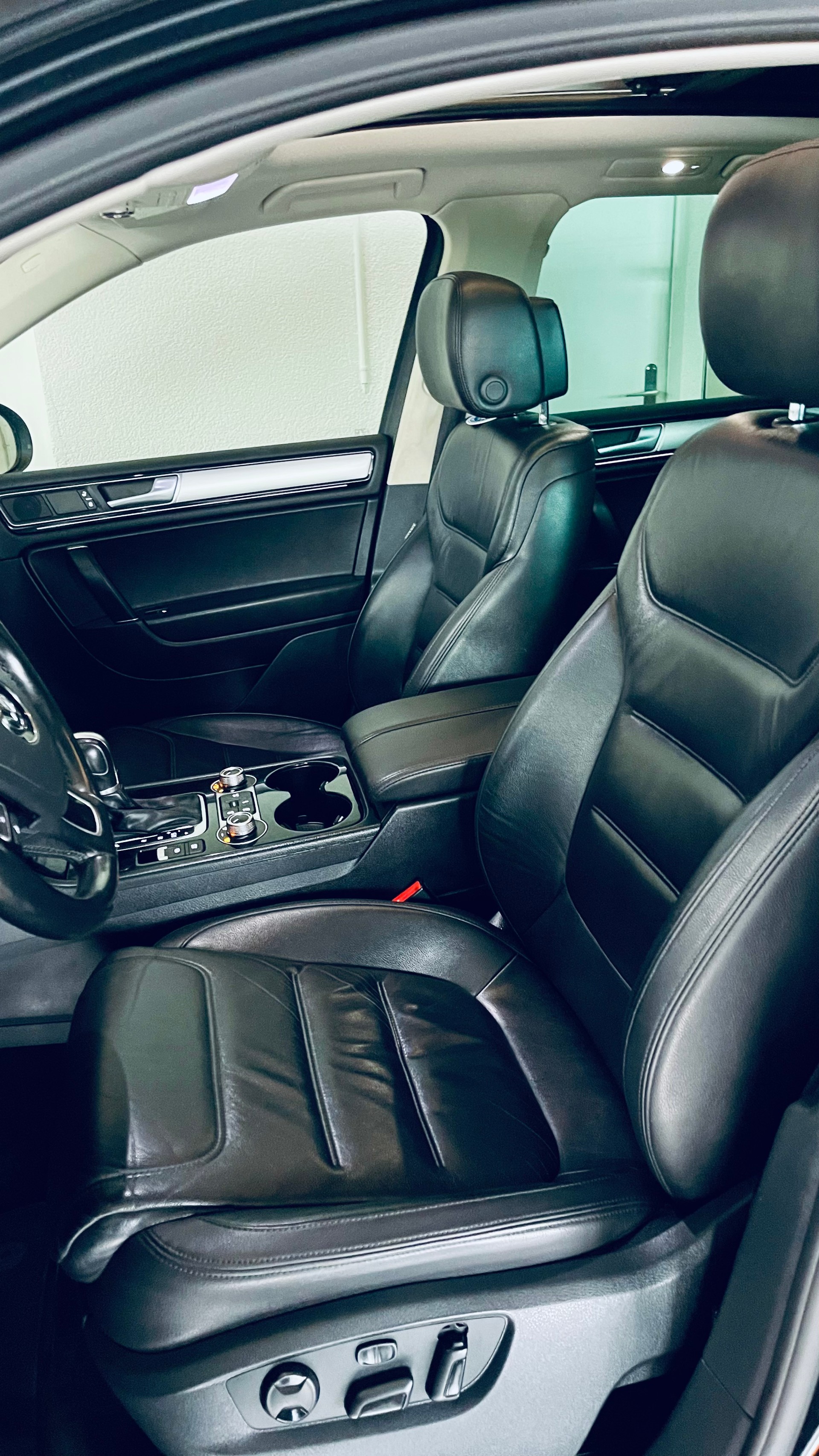 VW Touareg 3.0 TDI BlueMotion Technology Tiptronic-image-12