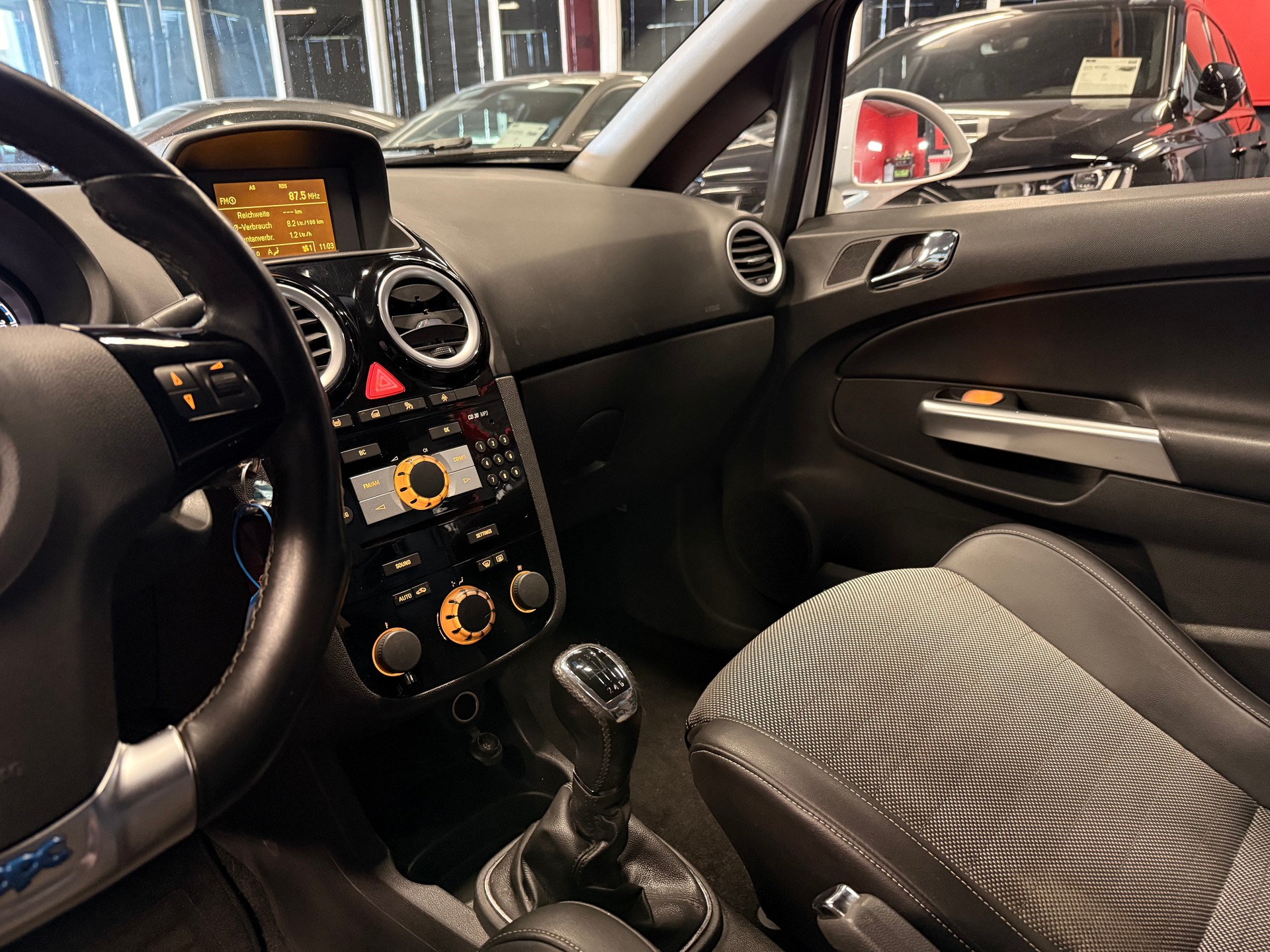 OPEL Corsa 1.6 Turbo OPC-image-10