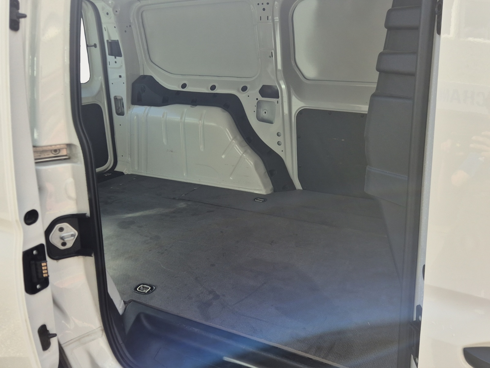 VW Caddy Cargo 2.0TDI Maxi 4Motion-image-10
