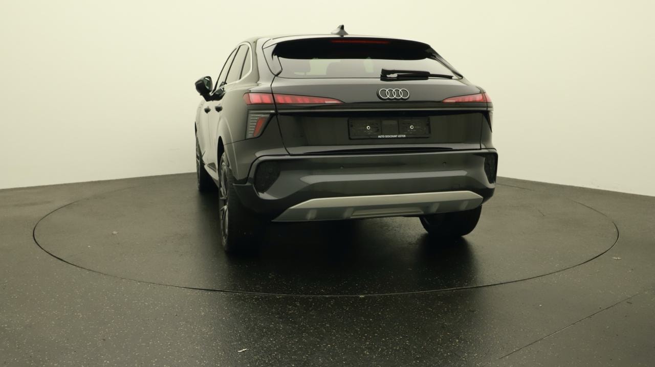 AUDI Q3 Sportback e-hybrid 200 kW S tronic-image-3