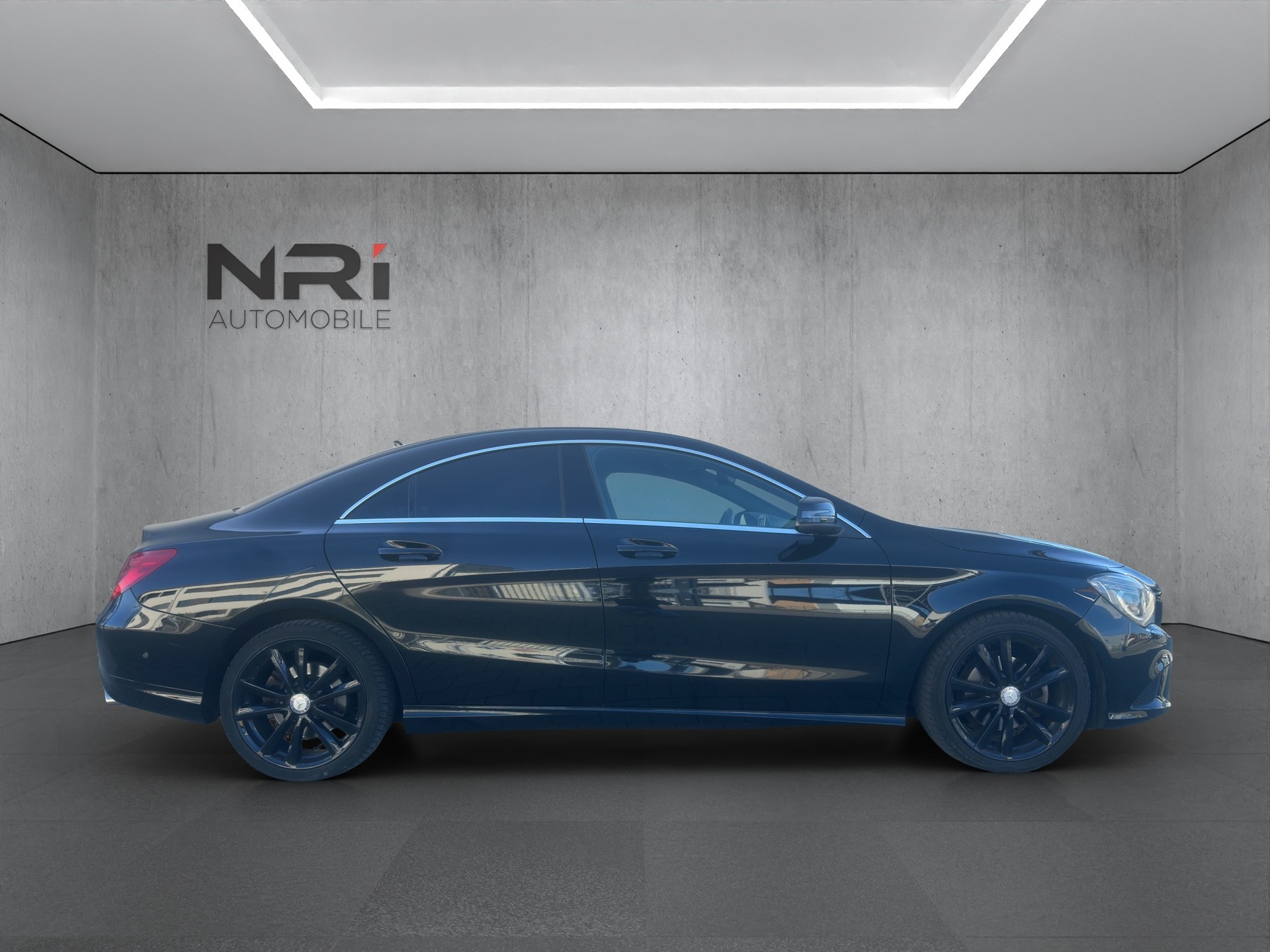 MERCEDES-BENZ CLA 220 CDI Urban-showroom-element-3