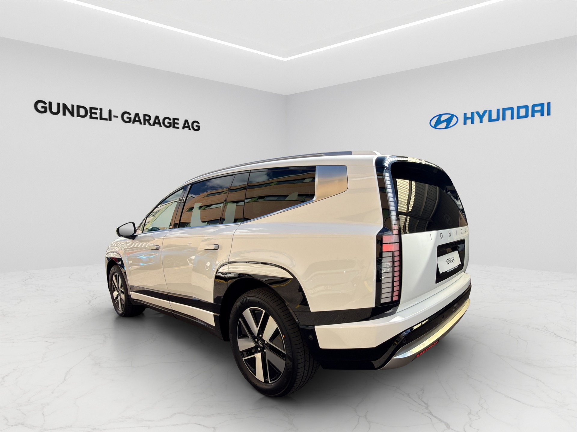 HYUNDAI Ioniq 9 110kWh Vertex 4WD-showroom-element-3