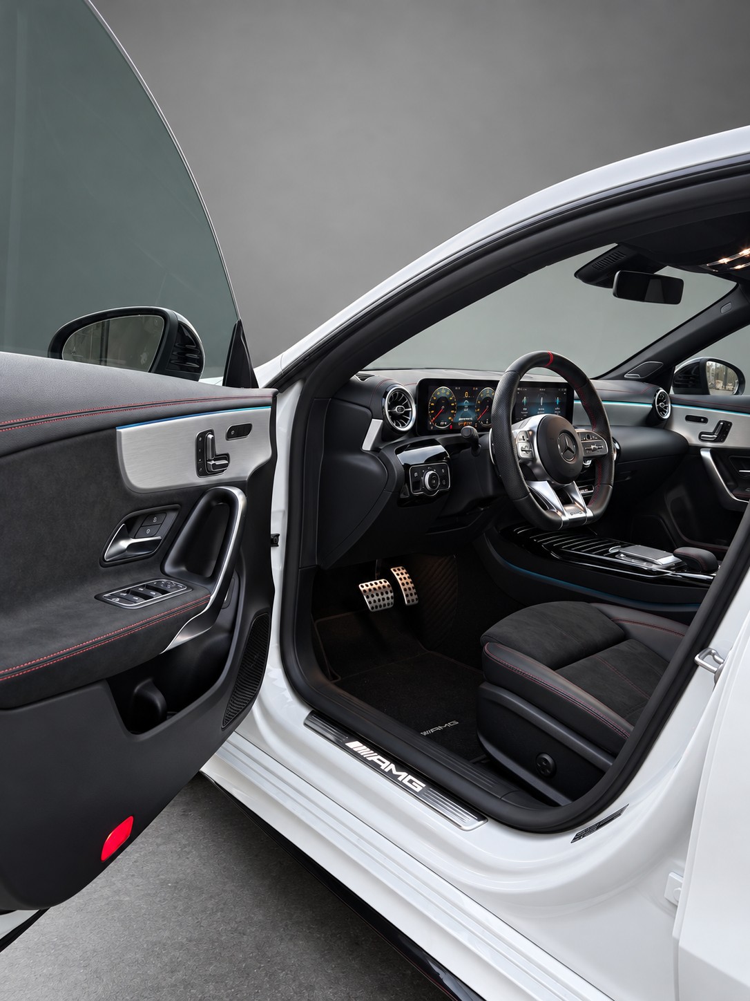 MERCEDES-BENZ CLA 35 AMG 4matic-image-6