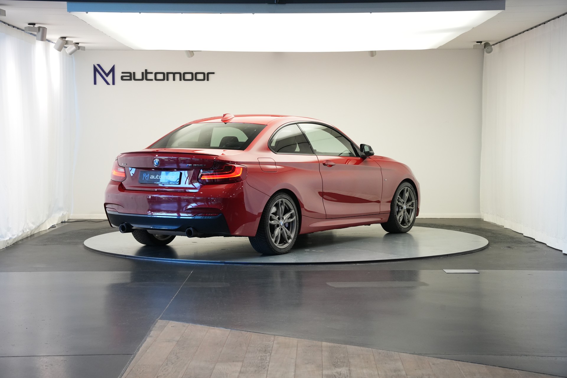 BMW M235i xDrive Steptronic *Carbon* *CH-Fahrzeug*-image-4