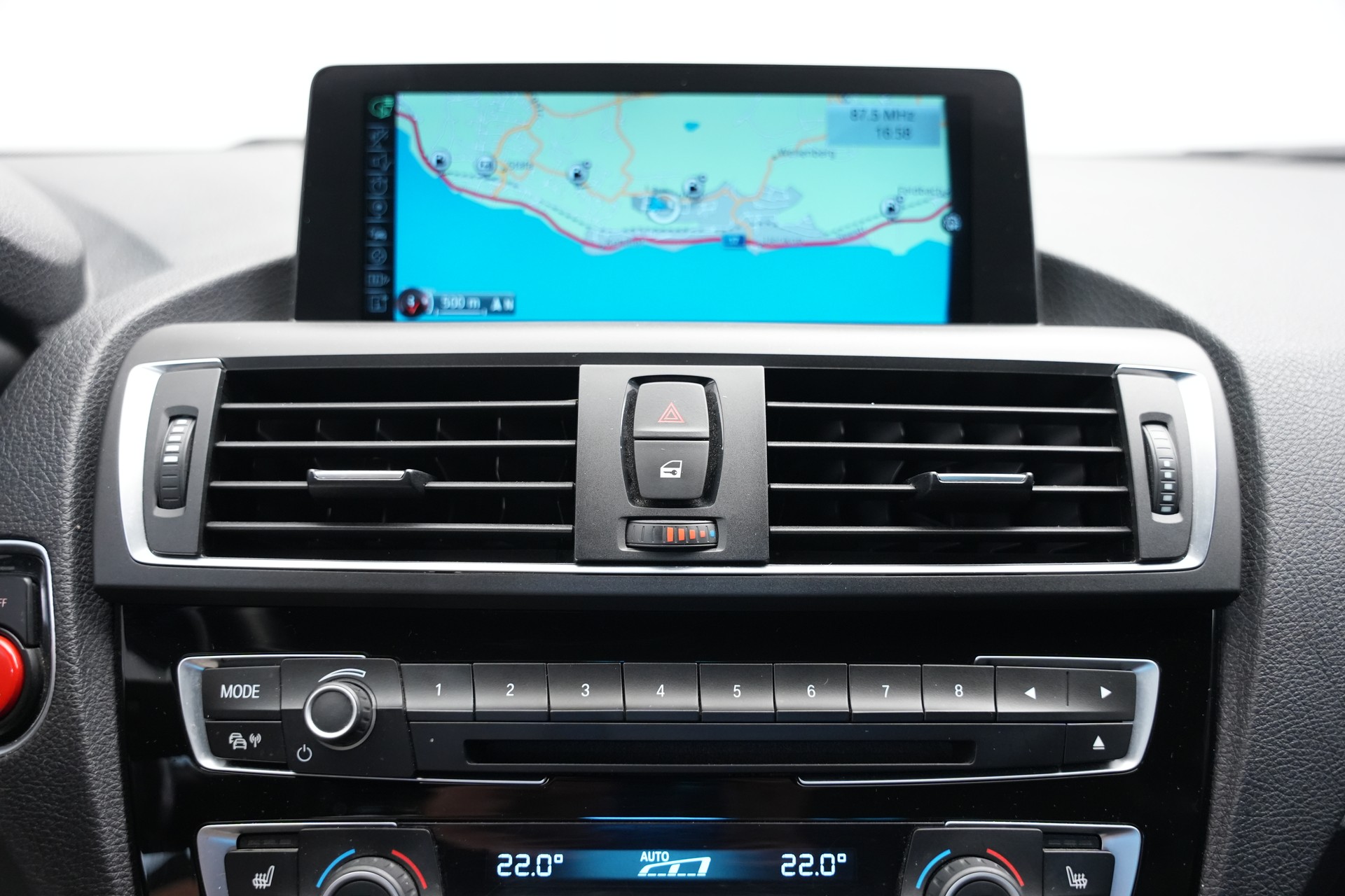 BMW M235i xDrive Steptronic *Carbon* *CH-Fahrzeug*-image-15