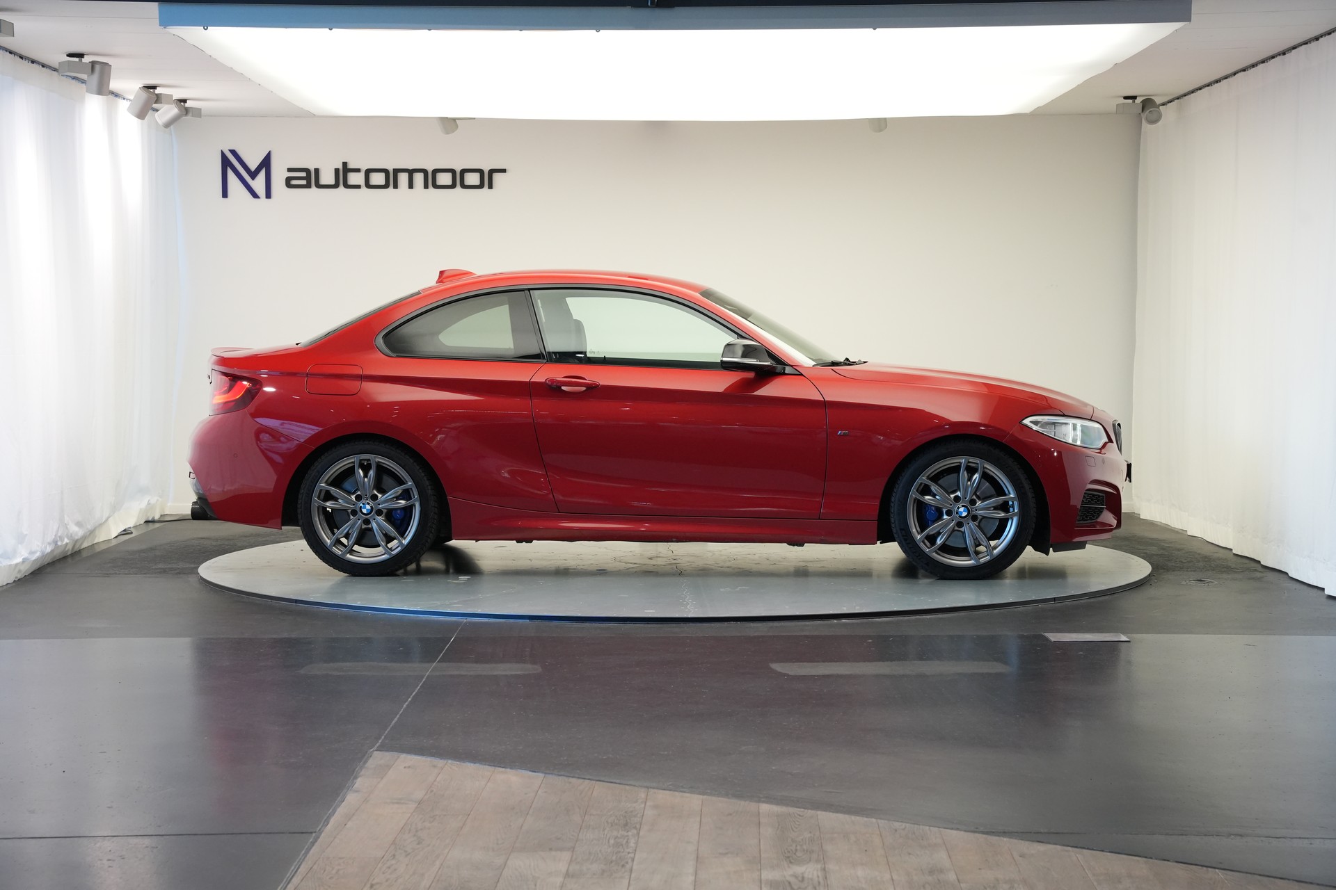 BMW M235i xDrive Steptronic *Carbon* *CH-Fahrzeug*-image-3