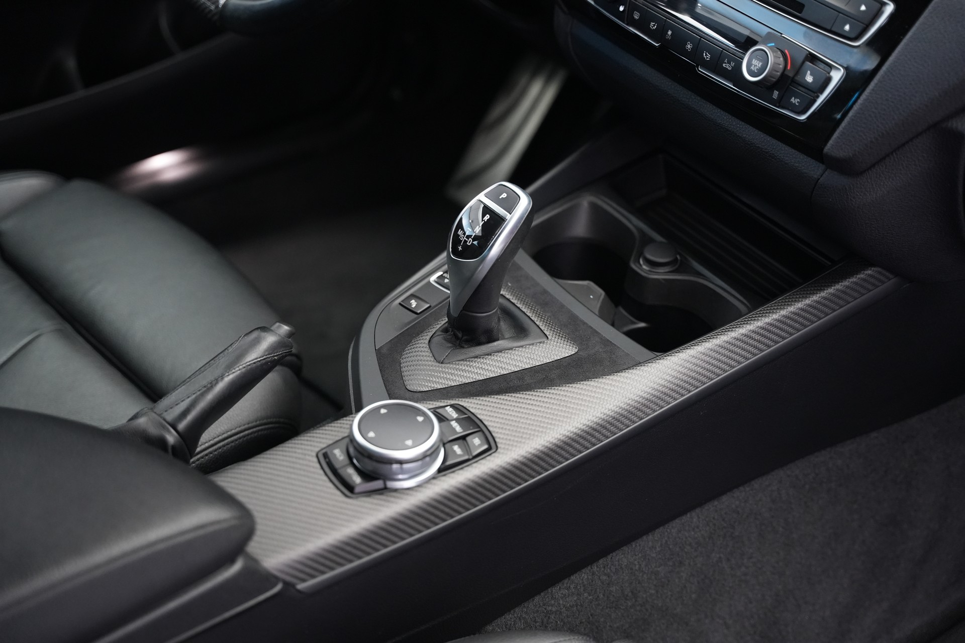 BMW M235i xDrive Steptronic *Carbon* *CH-Fahrzeug*-image-19