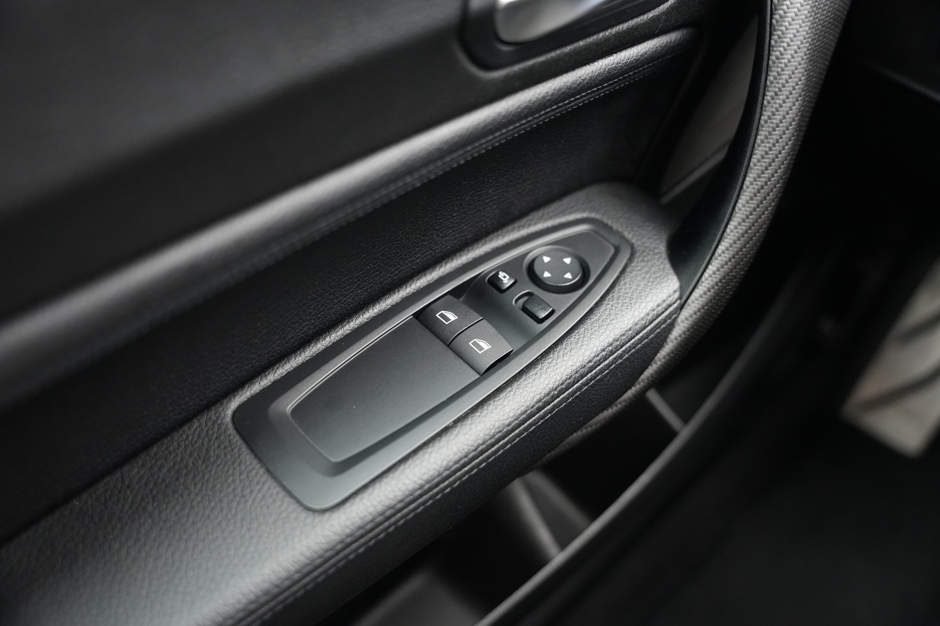 BMW M235i xDrive Steptronic *Carbon* *CH-Fahrzeug*-image-29