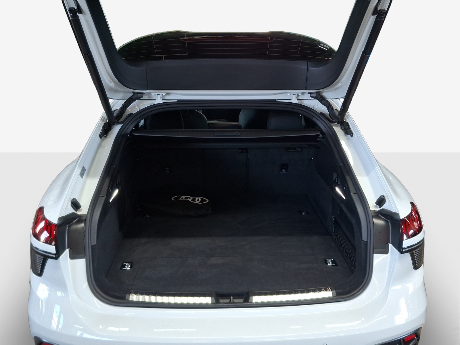 AUDI A6 Avant 55 TFSIe S line quattro S-tronic-image-13
