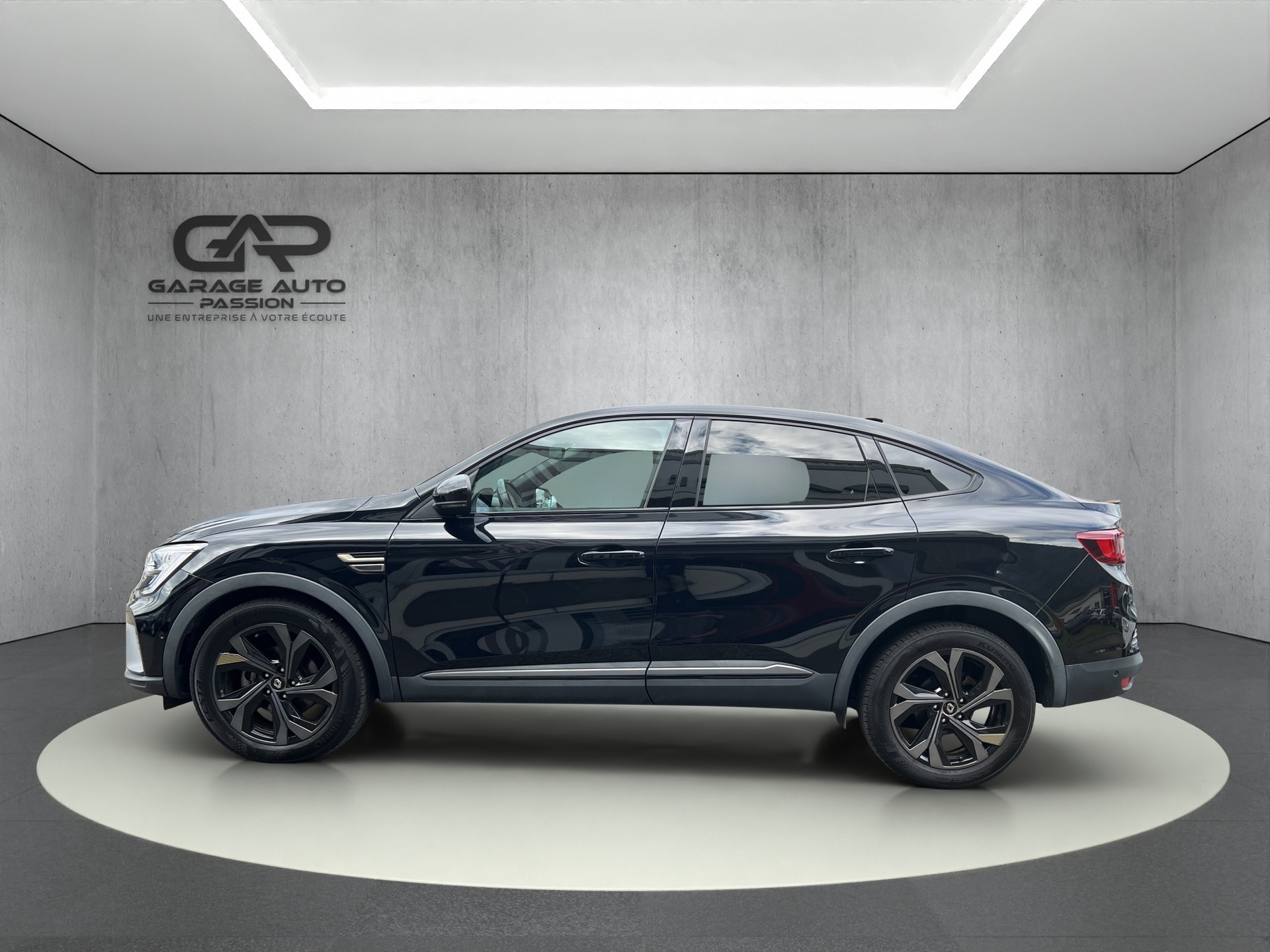 RENAULT Arkana 1.6 E-Tech Engineered-showroom-element-3