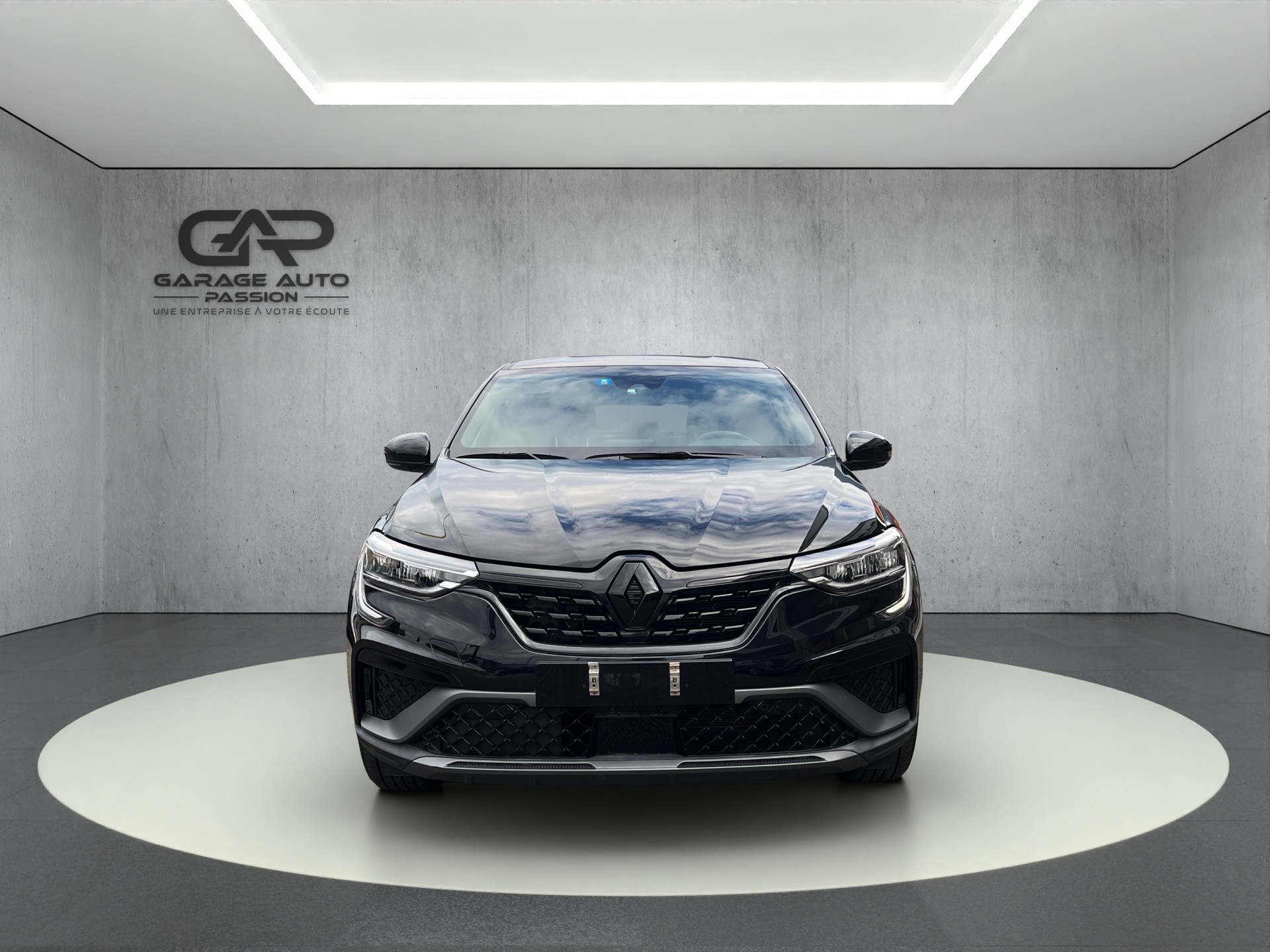 RENAULT Arkana 1.6 E-Tech Engineered-showroom-element-1