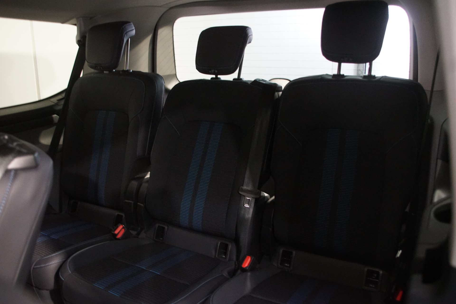 FORD Tourneo Bus 320 L1H1 Sport Automat 4x4 AWD-image-23