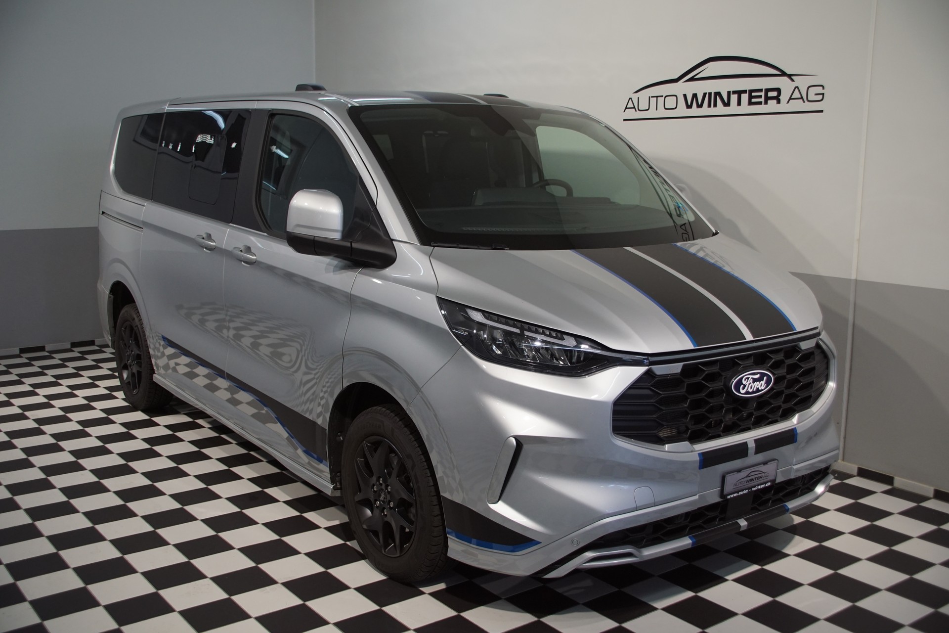 FORD Tourneo Bus 320 L1H1 Sport Automat 4x4 AWD-image-0
