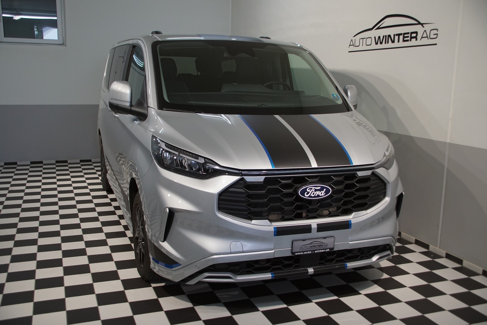 FORD Tourneo Bus 320 L1H1 Sport Automat 4x4 AWD-image-6