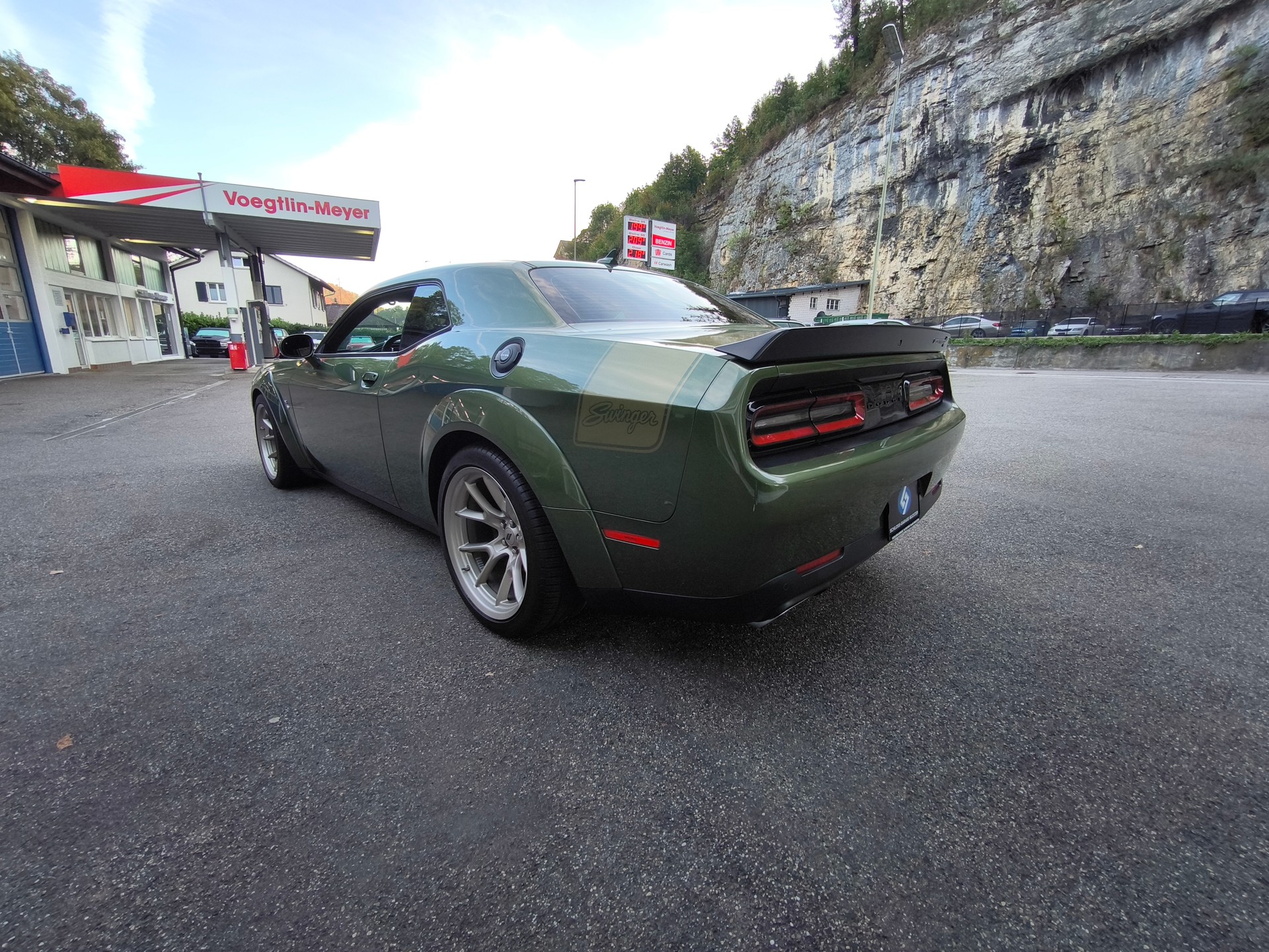 DODGE Challenger R/T Scat Pack Widebody Shaker Swinger Special Edition-image-9