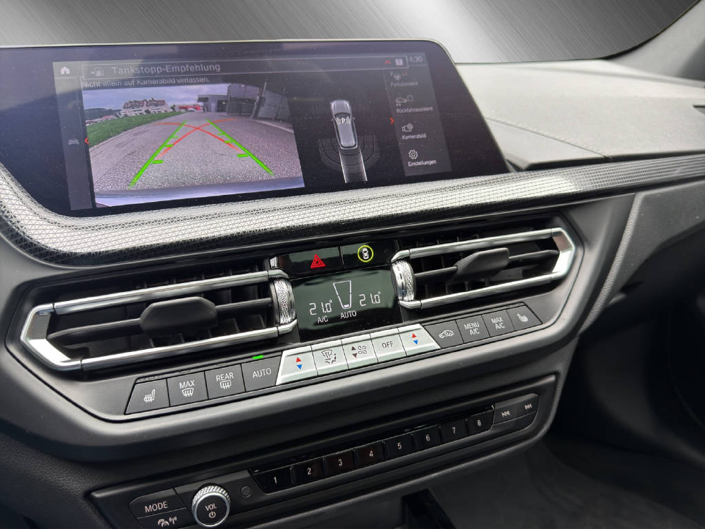 BMW M135i xDrive **CH Fahrzeug**-image-15