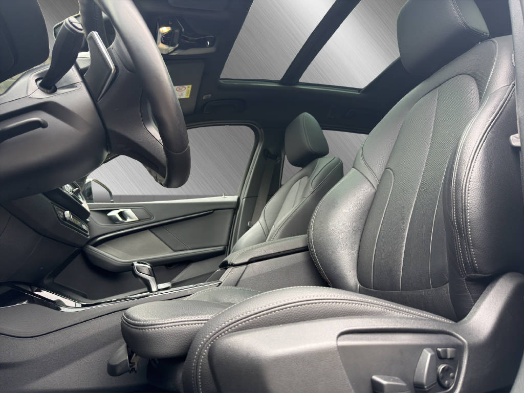 BMW M135i xDrive **CH Fahrzeug**-image-9