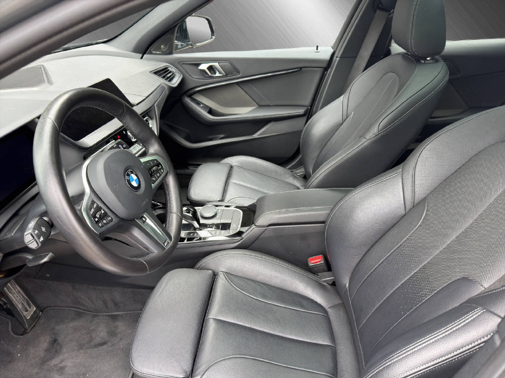 BMW M135i xDrive **CH Fahrzeug**-image-8