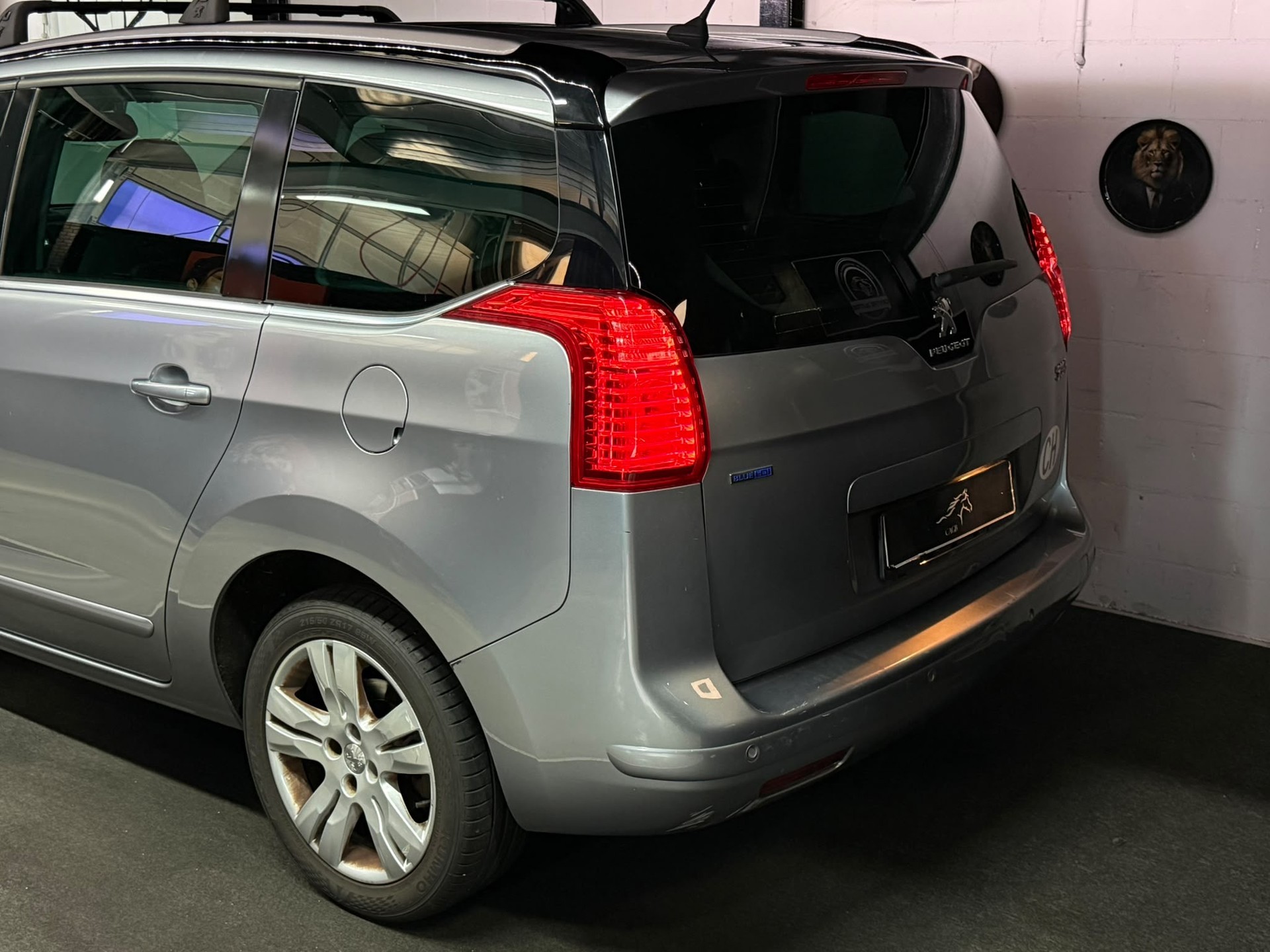 PEUGEOT 5008 1.6 BlueHDi Sensation Tiptronic-image-6