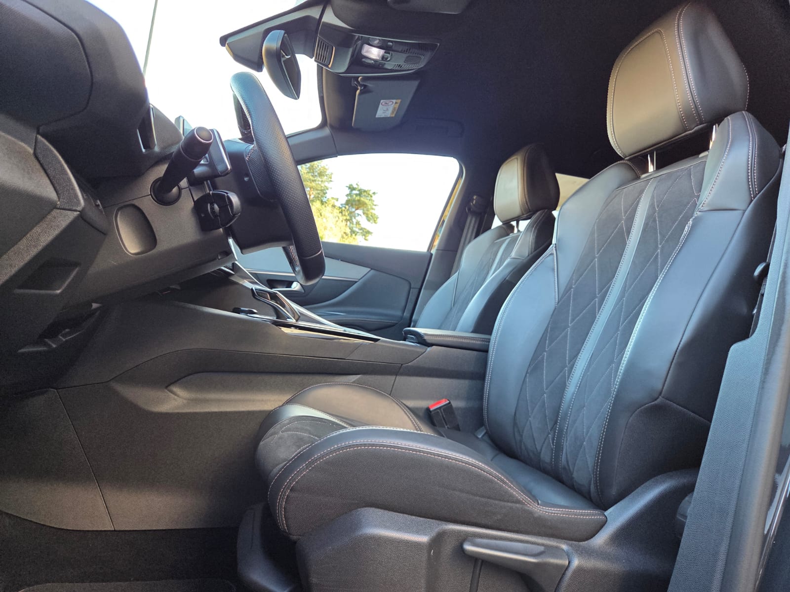 PEUGEOT 3008 2.0 BlueHDi GT EAT-image-9