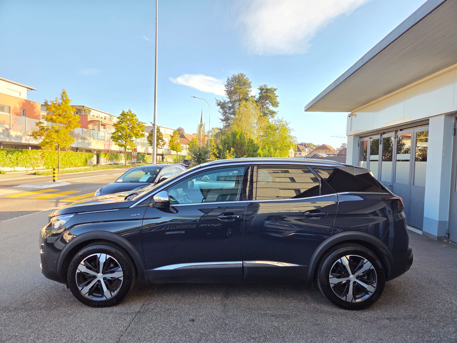 PEUGEOT 3008 2.0 BlueHDi GT EAT-image-1