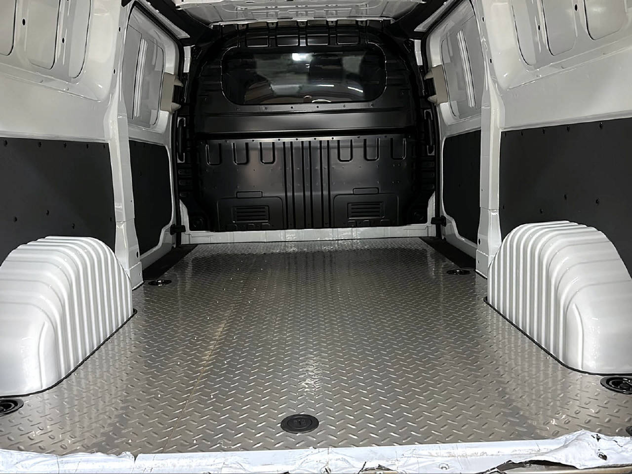 MAXUS Deliver 7 Kaw. L2H1 2.0 TD Base-image-5