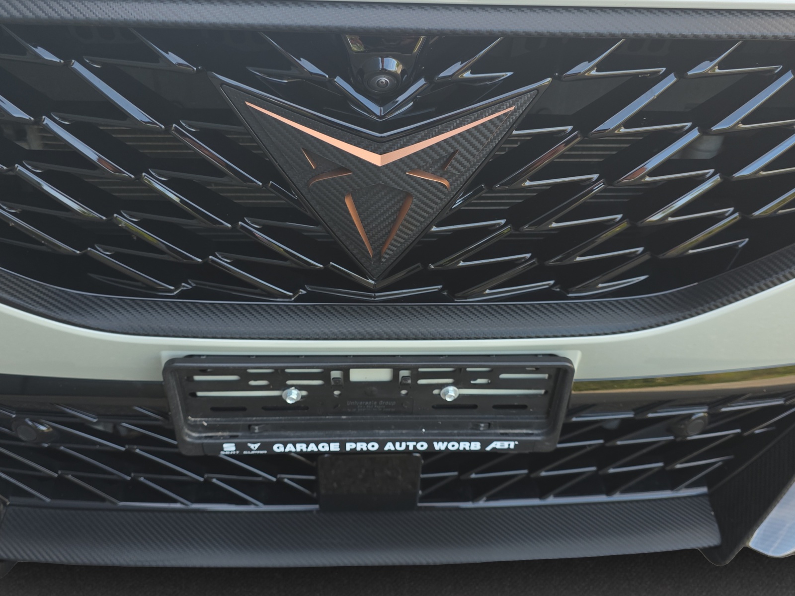 CUPRA Formentor 2.5TSI VZ5 Taiga Grey 4Drive DSG *ABT AKRAPOVIC EDITION*-image-14
