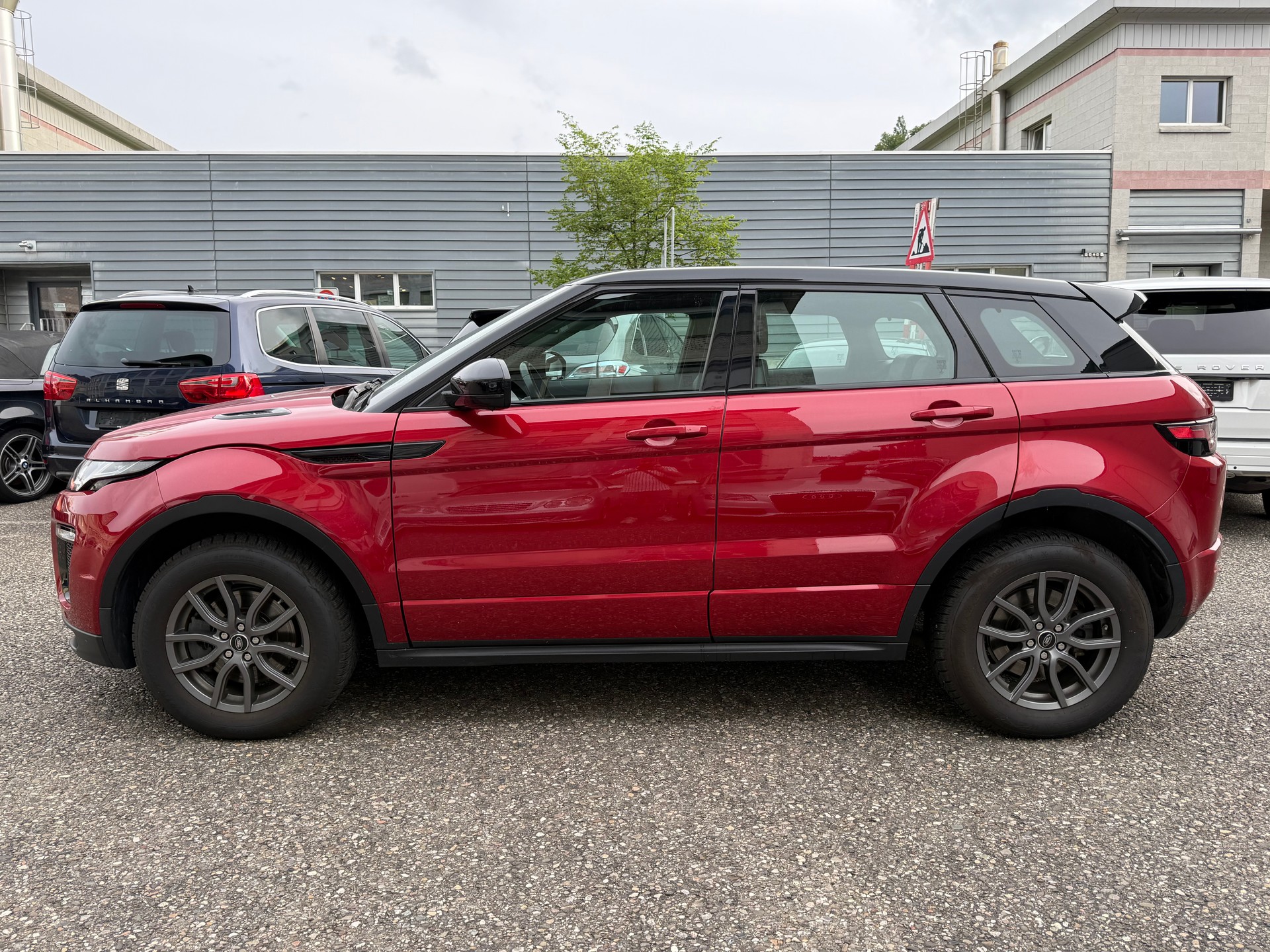 LAND ROVER Range Rover Evoque 2.0 Si4 HSE Dynamic AT9-image-1